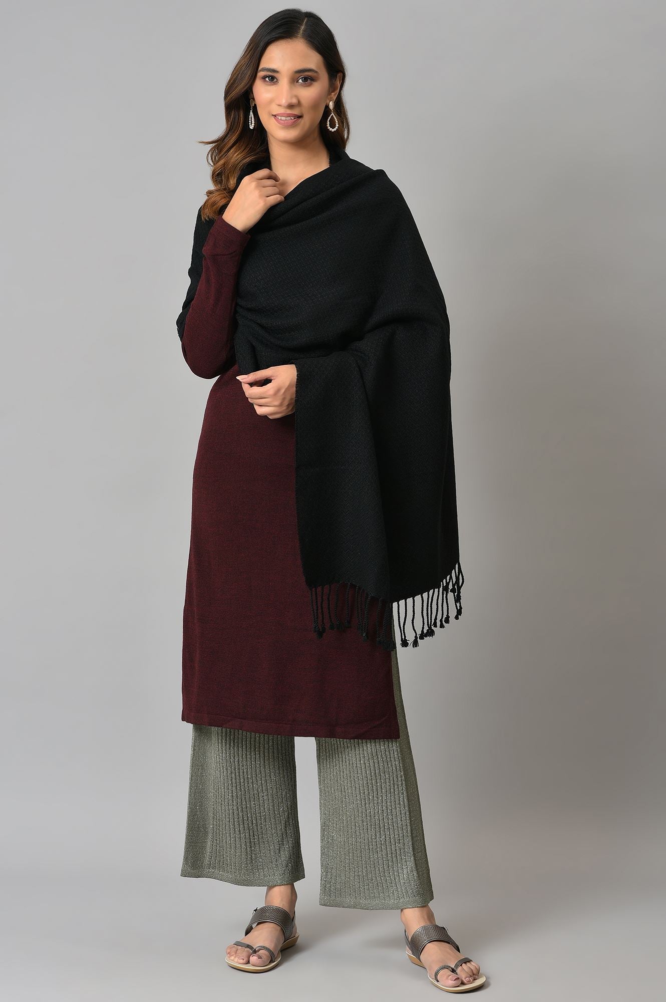 Black Acrylic Yarn Dyed Women Shawl