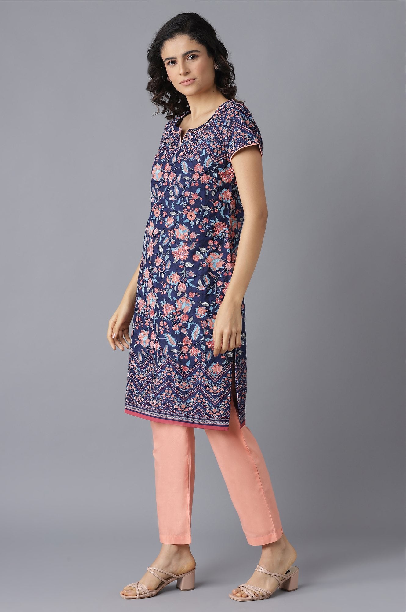 Blue Floral Print kurta and Peach Trousers Set