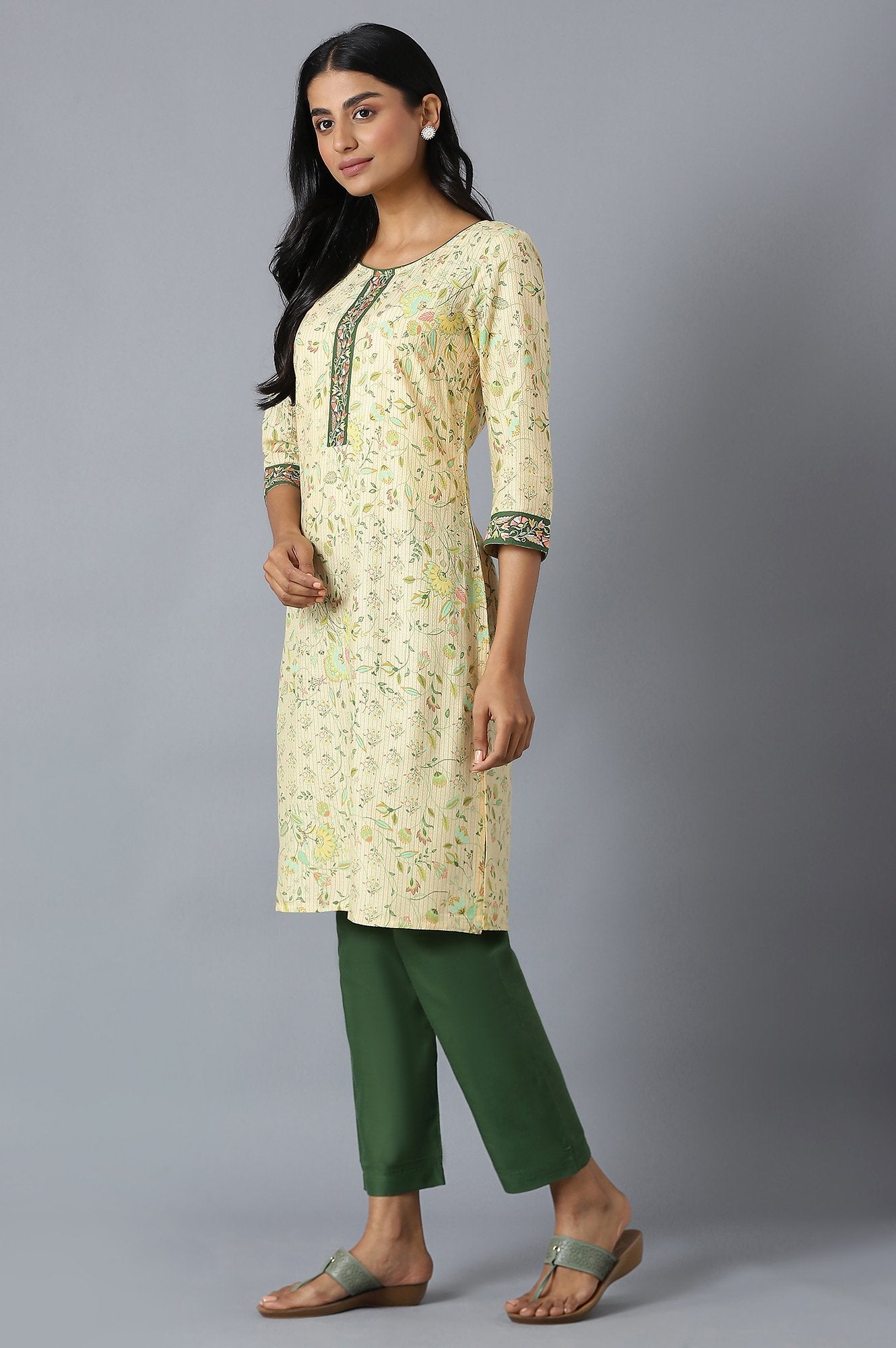 Natural Floral Printed kurta In Round Neck With Olive Solid Trousers