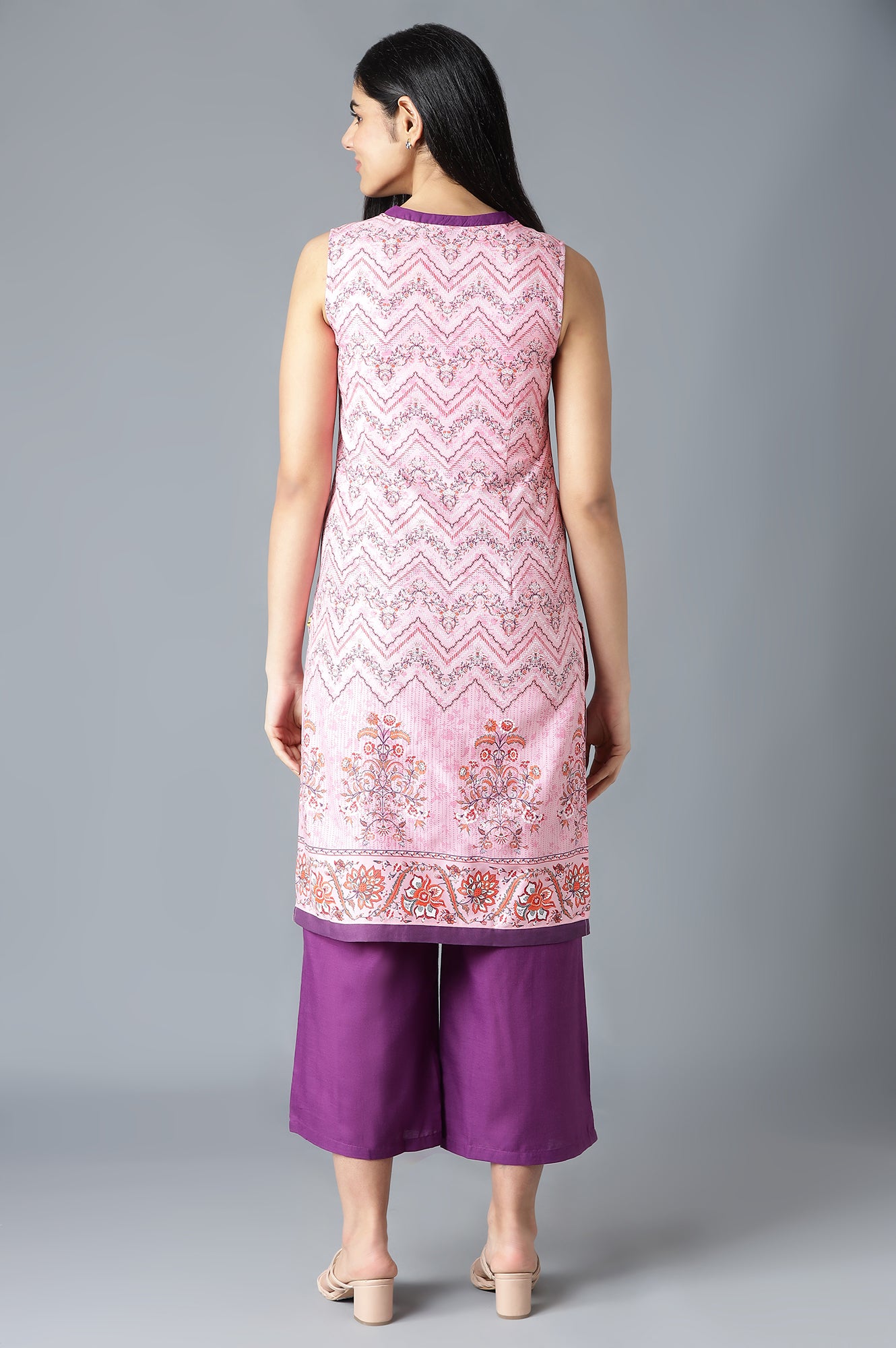 Lavender Floral Printed kurta In V-Neck With Purple Straight Palazzo