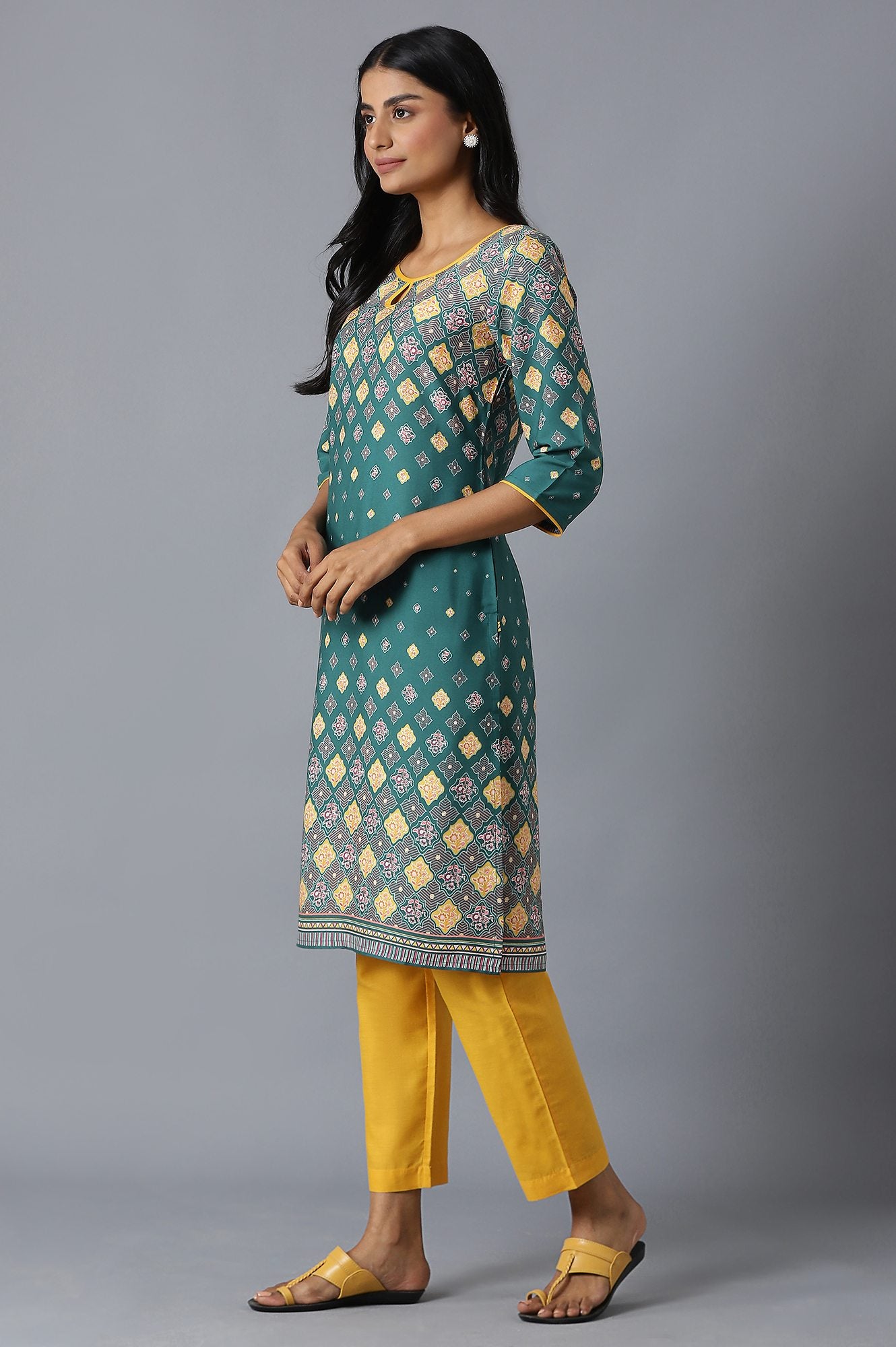 Algae Green Floral Printed kurta With Yellow Solid Trousers