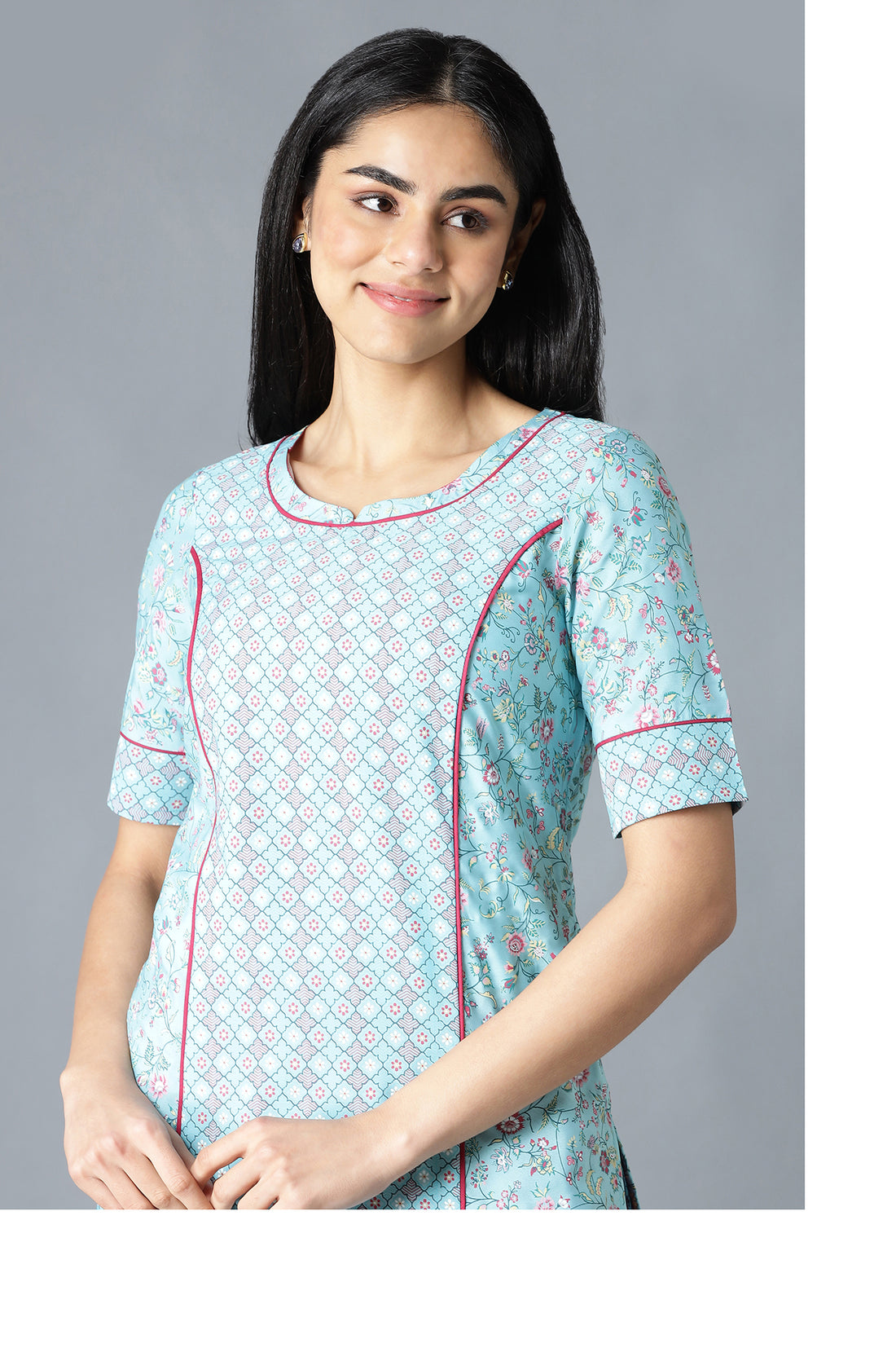 Blue Floral Printed kurta In Round Neck With Pink Solid Trousers