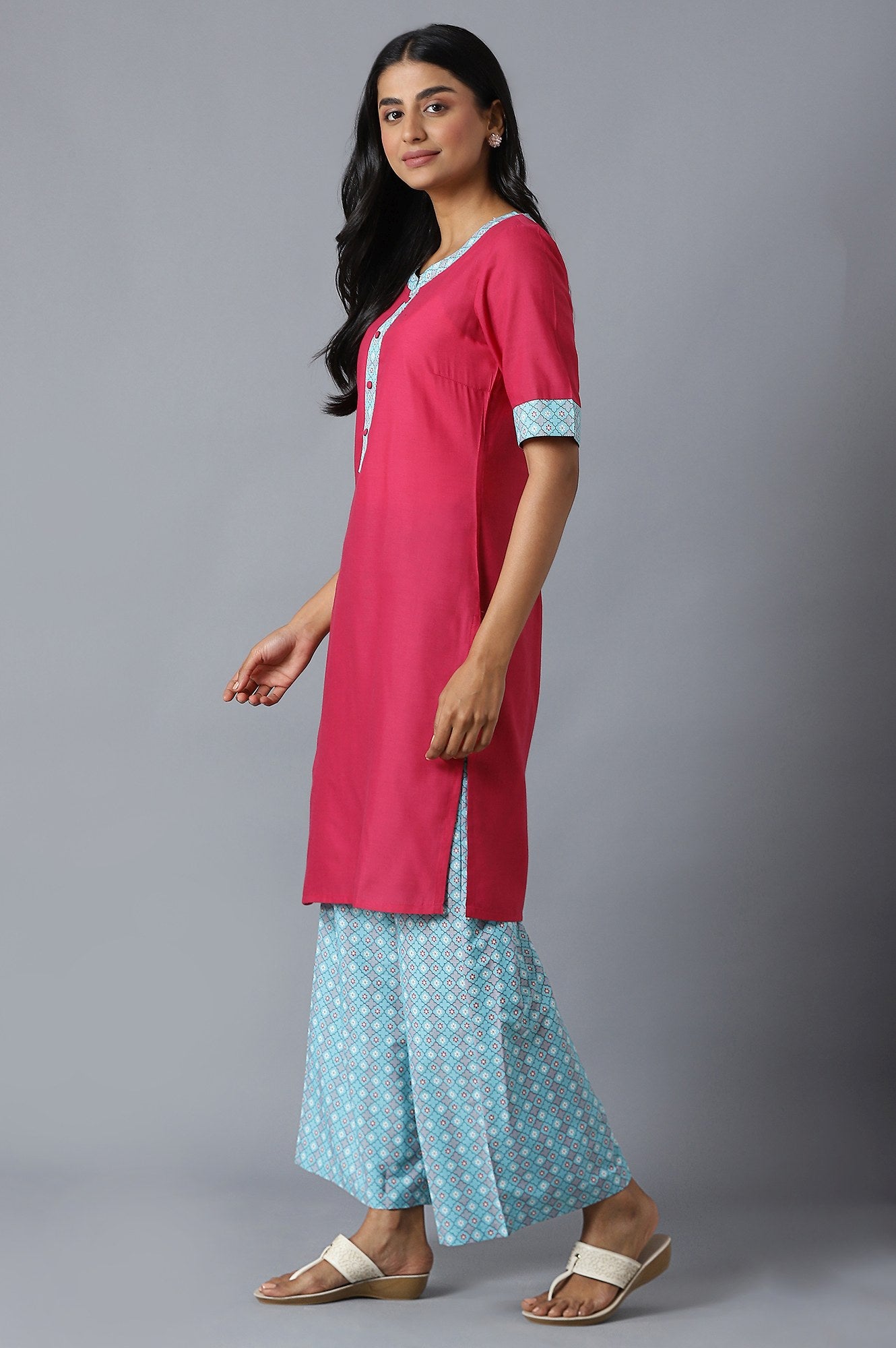 Pink Cotton kurta In Round Neck With Pink Straight Palazzo