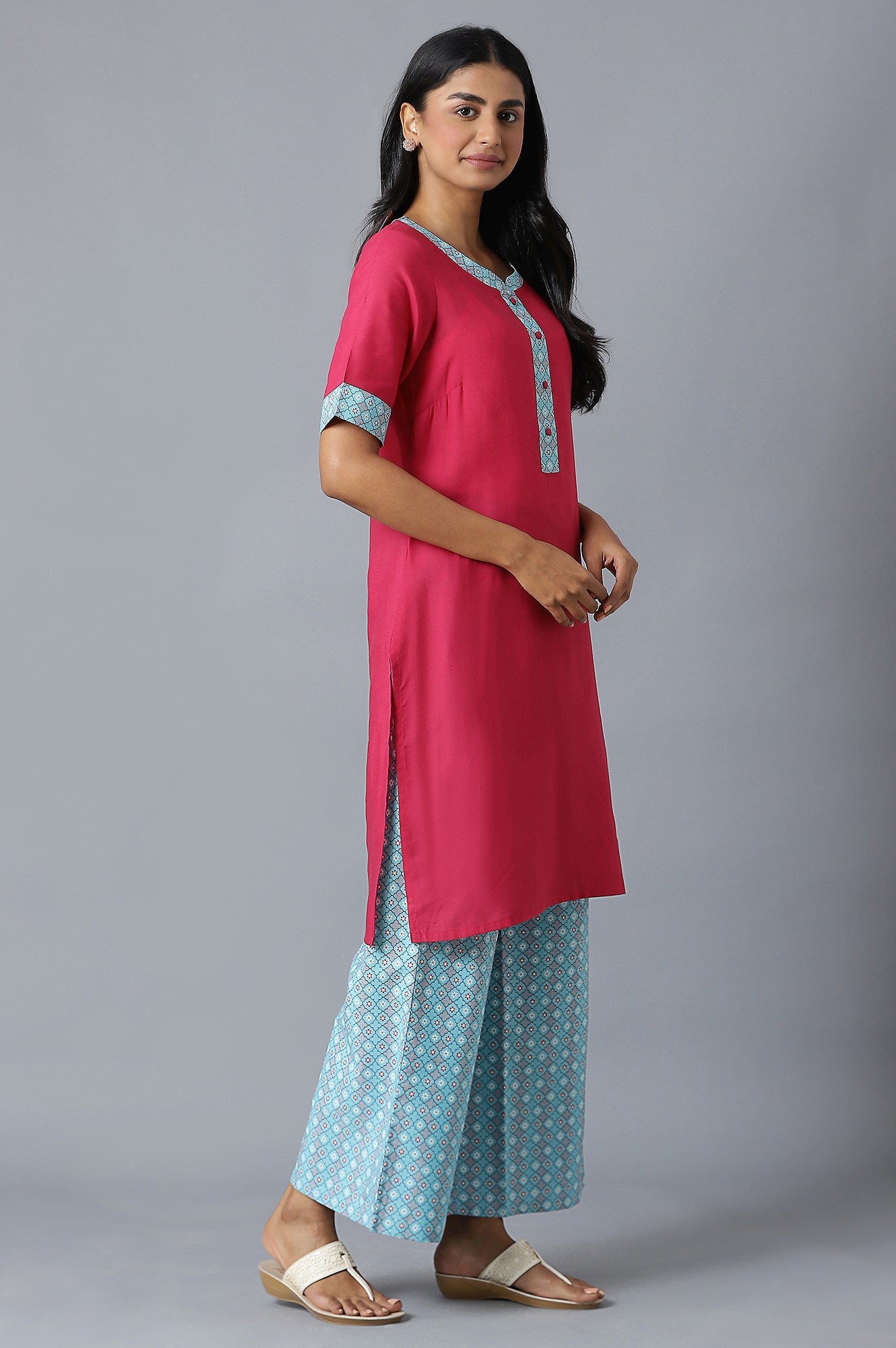 Pink Cotton kurta In Round Neck With Pink Straight Palazzo