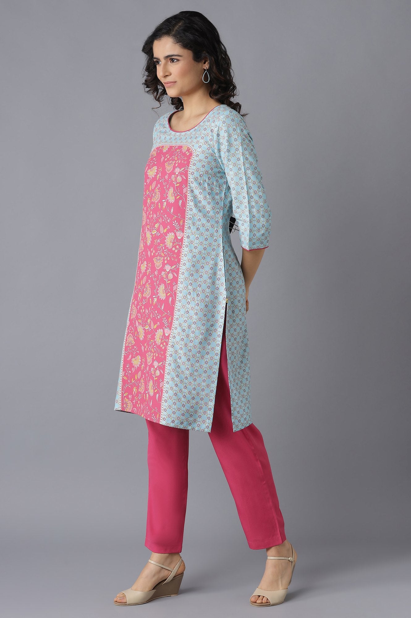 Blue Floral Print kurta and Pink Trousers Set