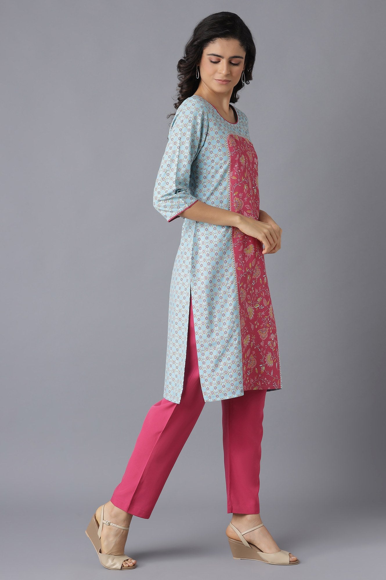 Blue Floral Print kurta and Pink Trousers Set