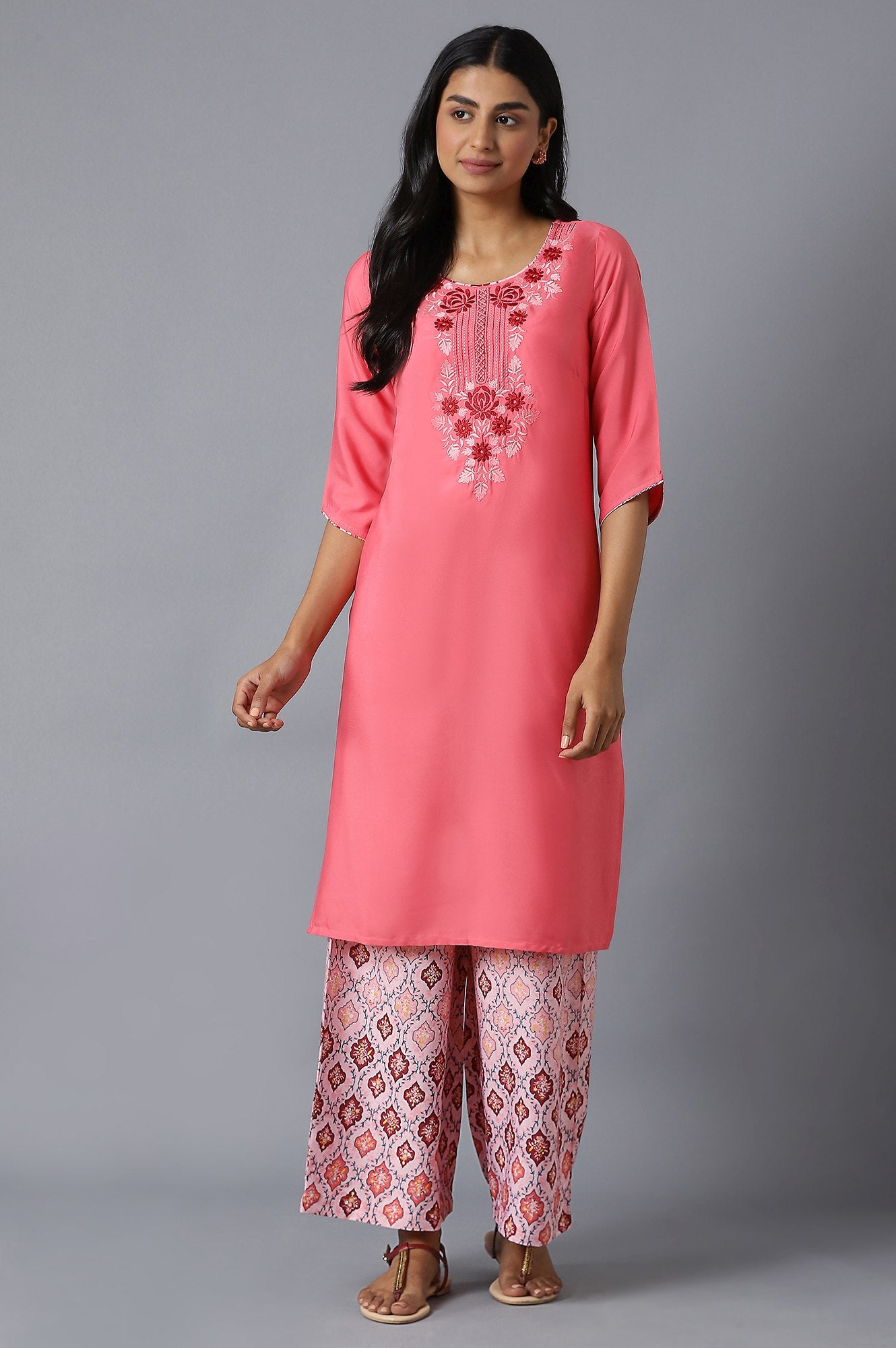 Pink Embroidered kurta In Round Neck With Pink Straight Palazzo