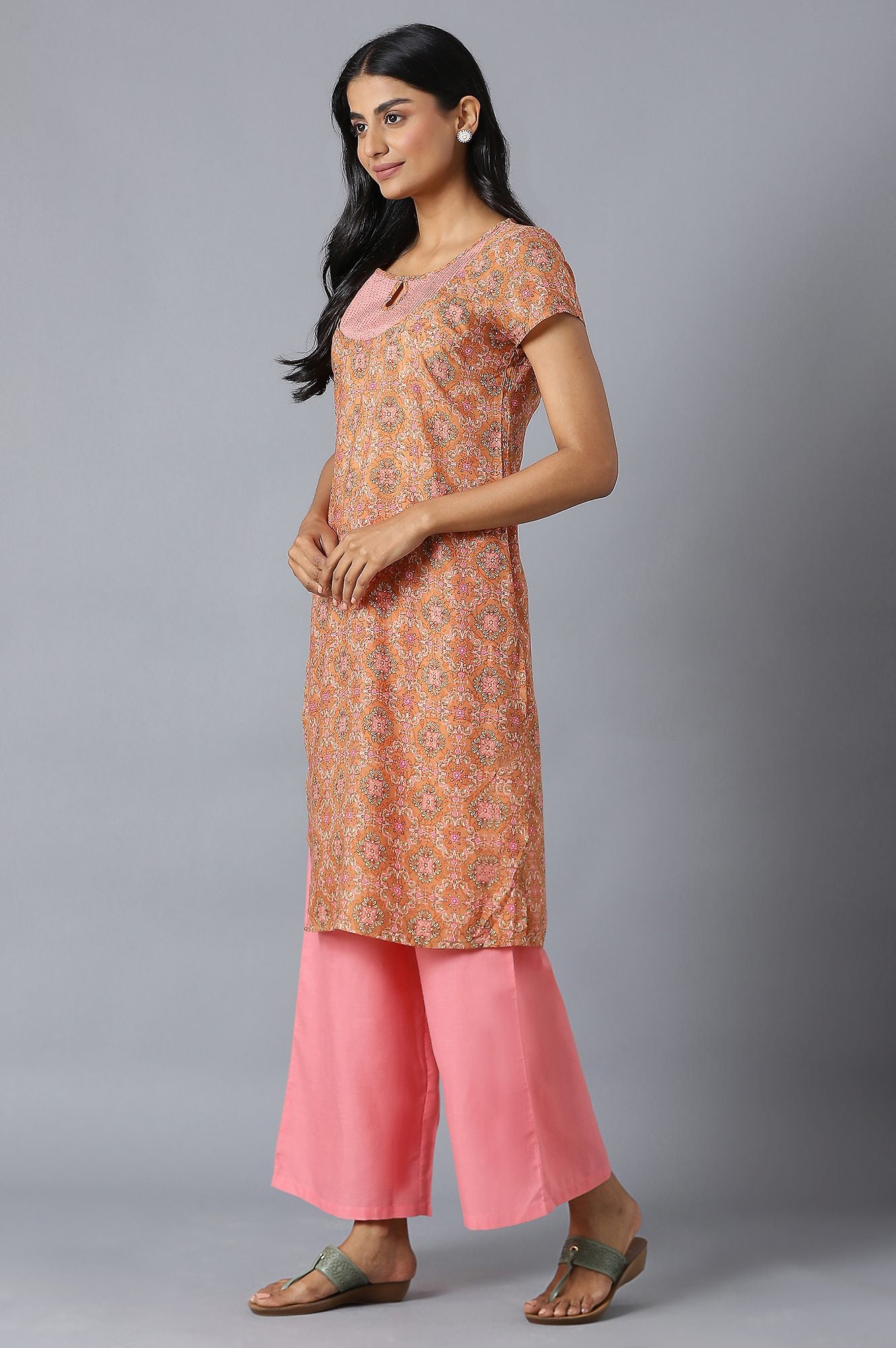 Brown Floral Printed kurta In Round Neck With Pink Straight Palazzo