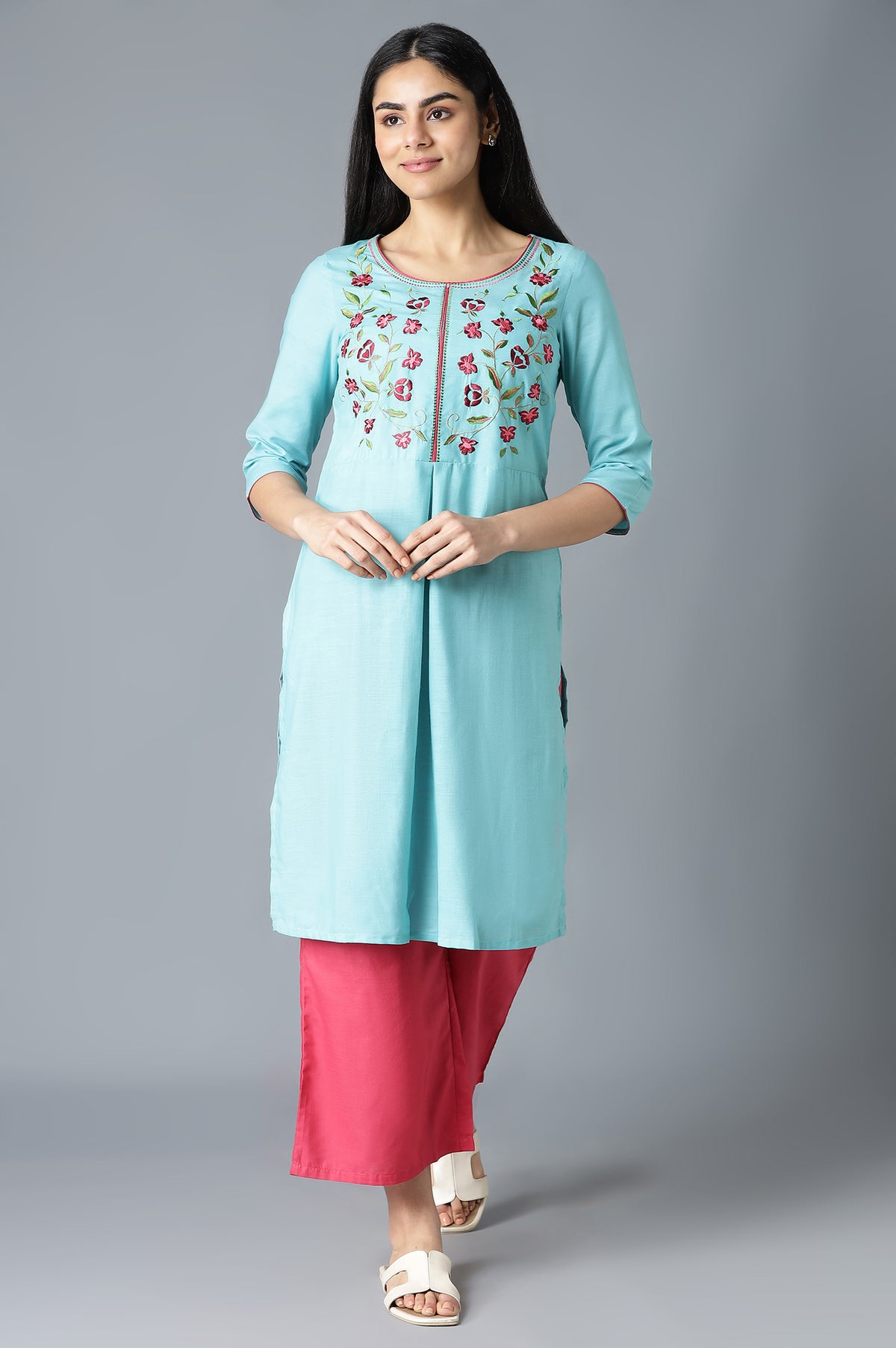Blue Embroidered kurta In Round Neck With Pink Straight Palazzo - XL