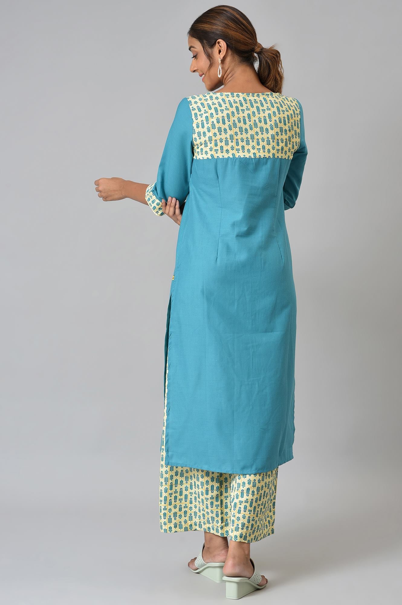 Blue Solid kurta With Yellow Printed Trousers