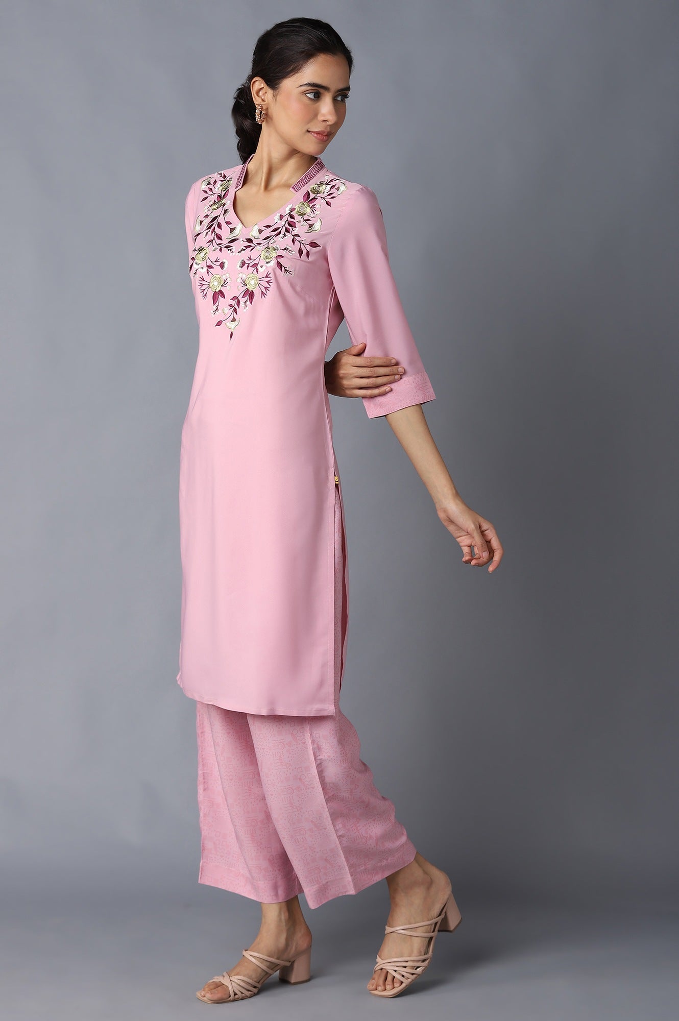 Pink Embroidered Straight kurta In Boat Neck With Flared Culottes