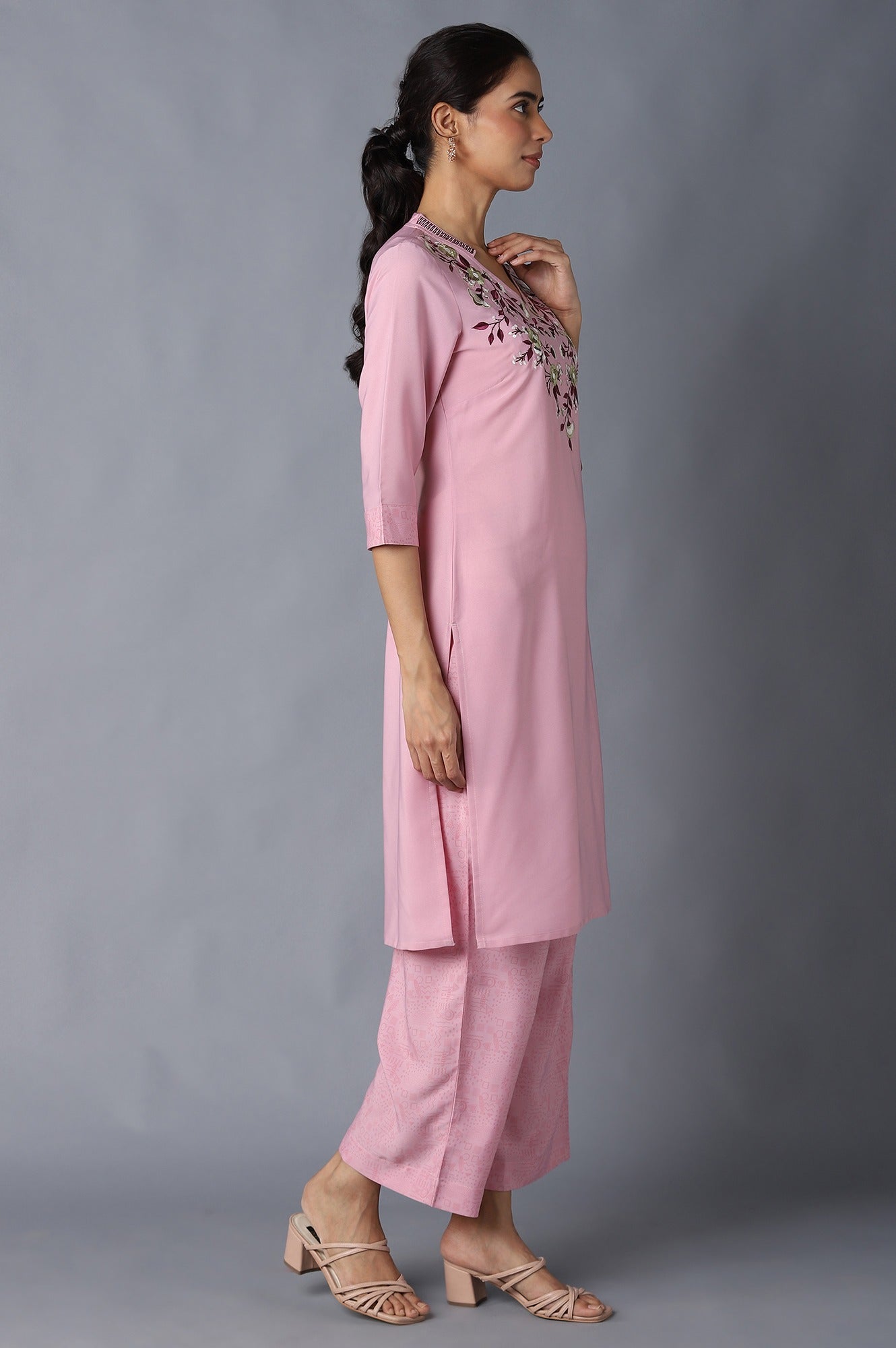 Pink Embroidered Straight kurta In Boat Neck With Flared Culottes