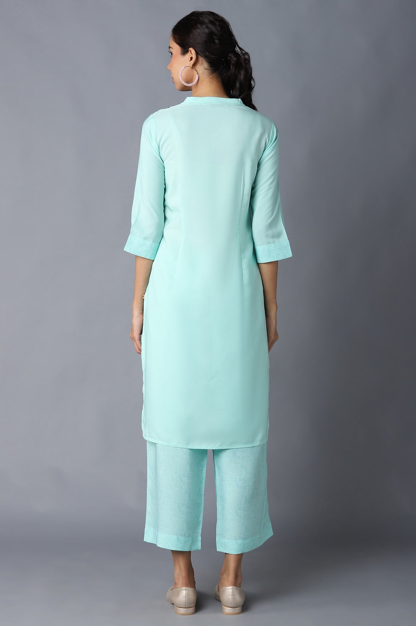 Green Embroidered Straight kurta In Boat Neck With Flared Culottes