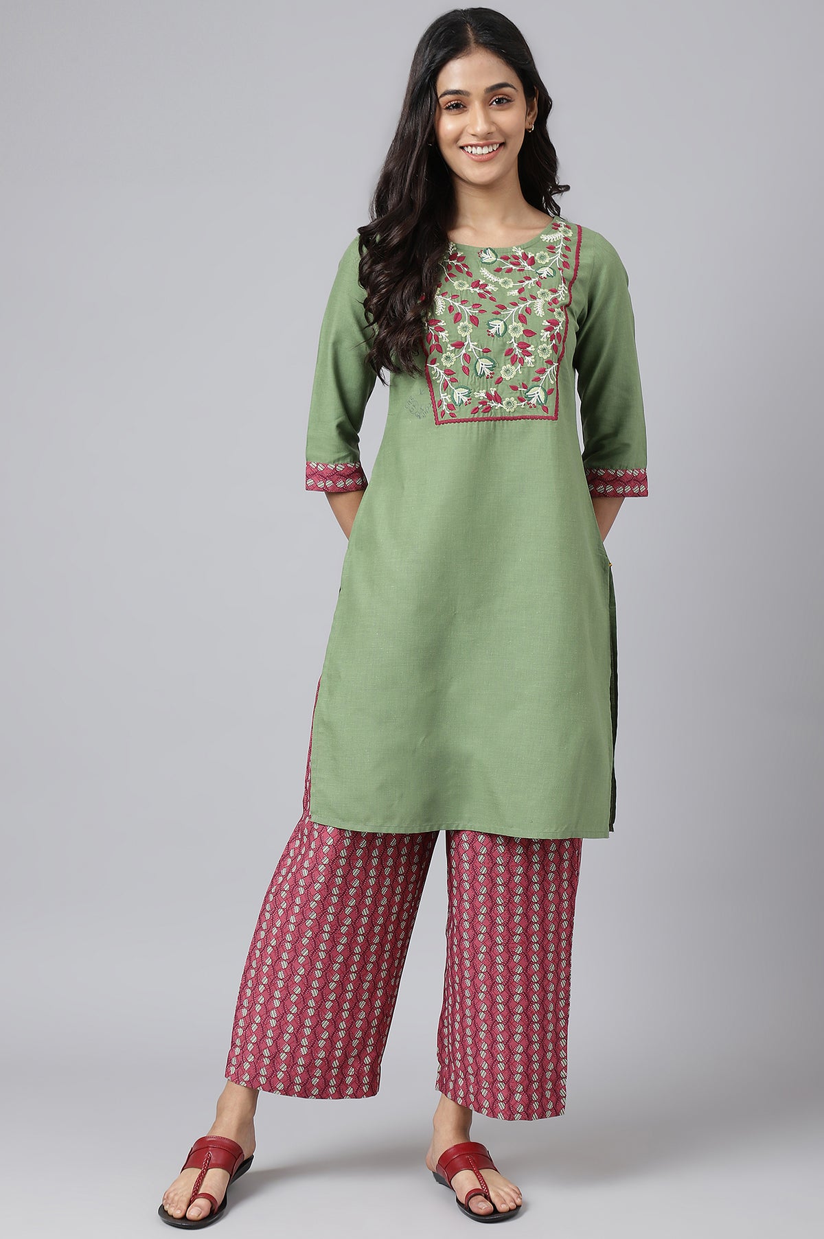 Green Embroidered kurta With Maroon Printed Culottes - XS