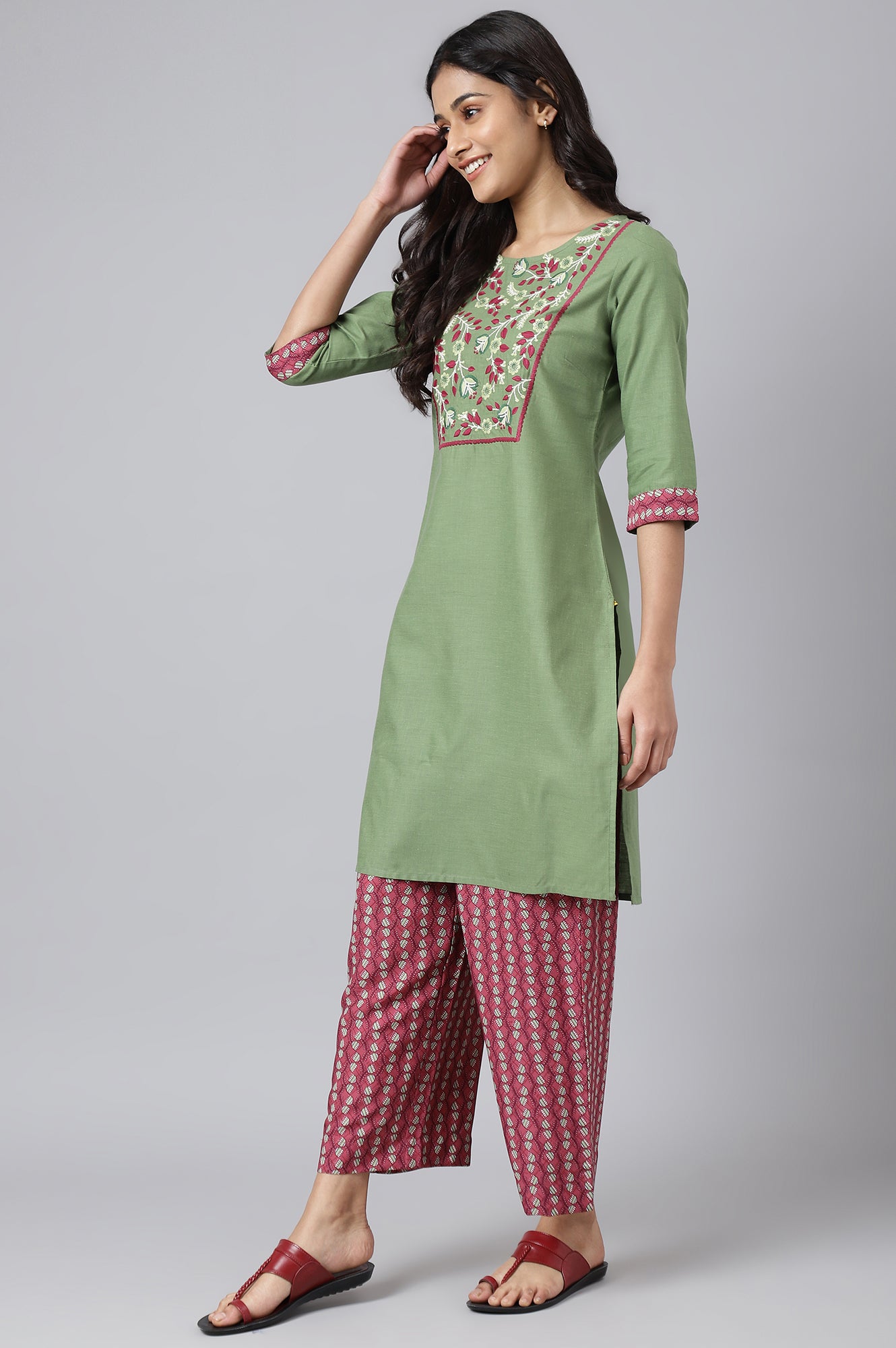 Green Embroidered kurta With Maroon Printed Culottes