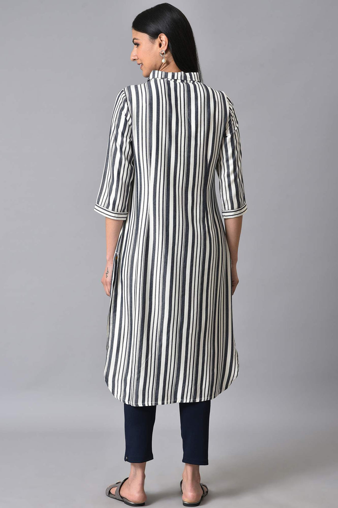 White &amp; Black Stripes Shirt Collar kurta