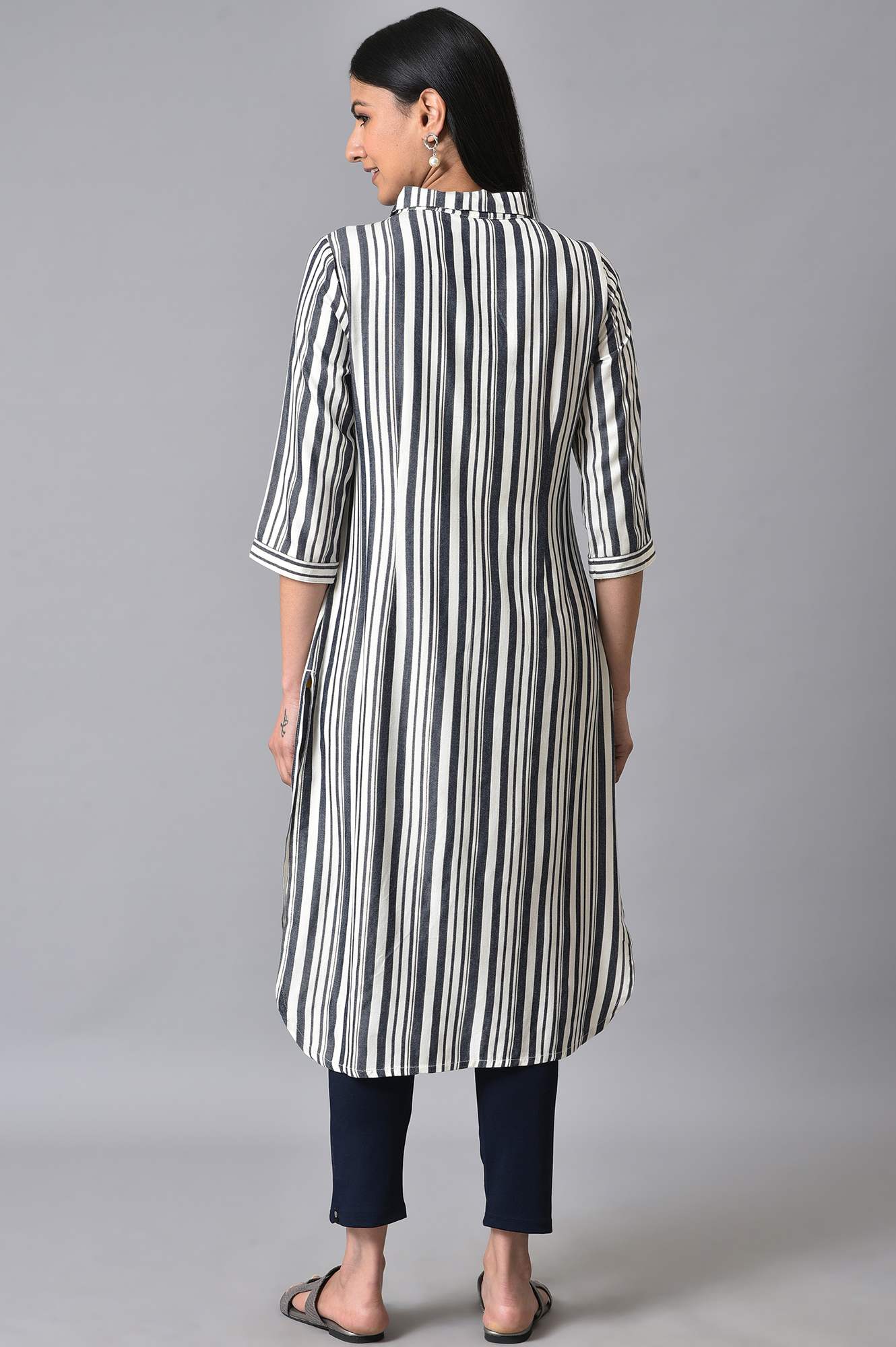 White &amp; Black Stripes Shirt Collar kurta