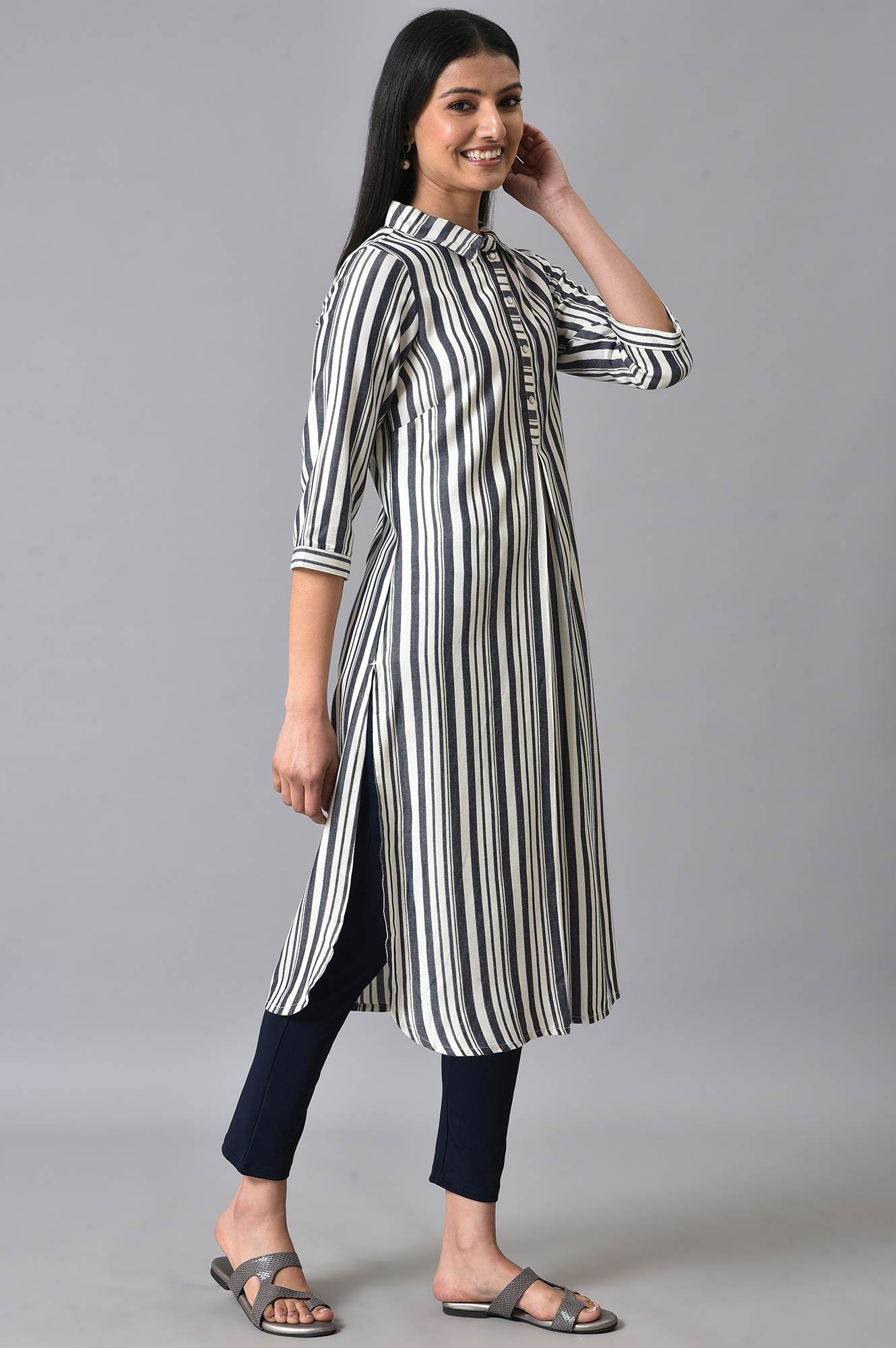 White &amp; Black Stripes Shirt Collar kurta