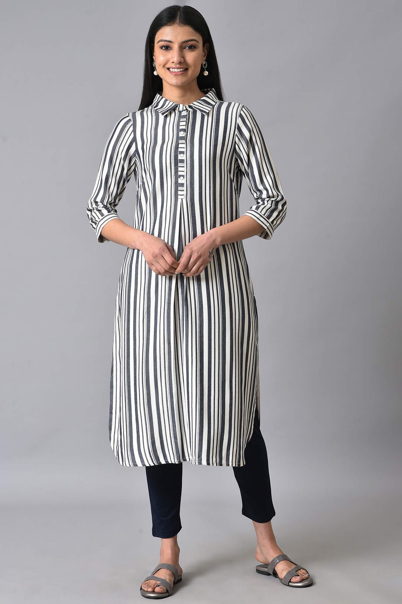 White &amp; Black Stripes Shirt Collar kurta