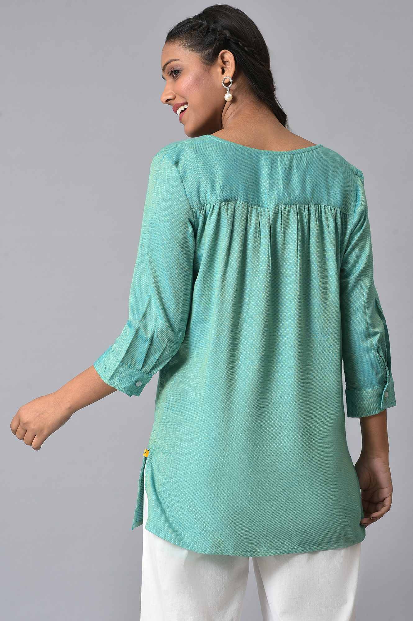 Green Yarn-Dyed V-Neck kurta