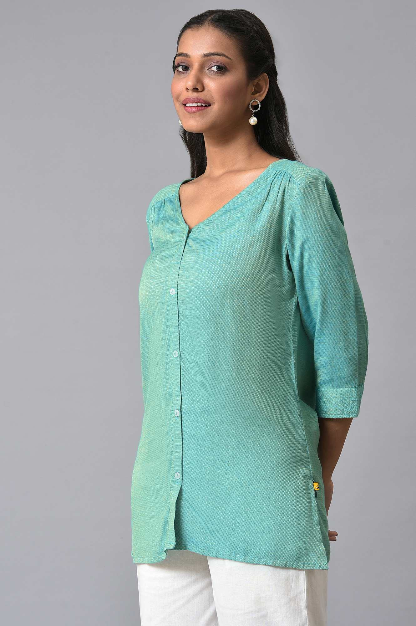 Green Yarn-Dyed V-Neck kurta