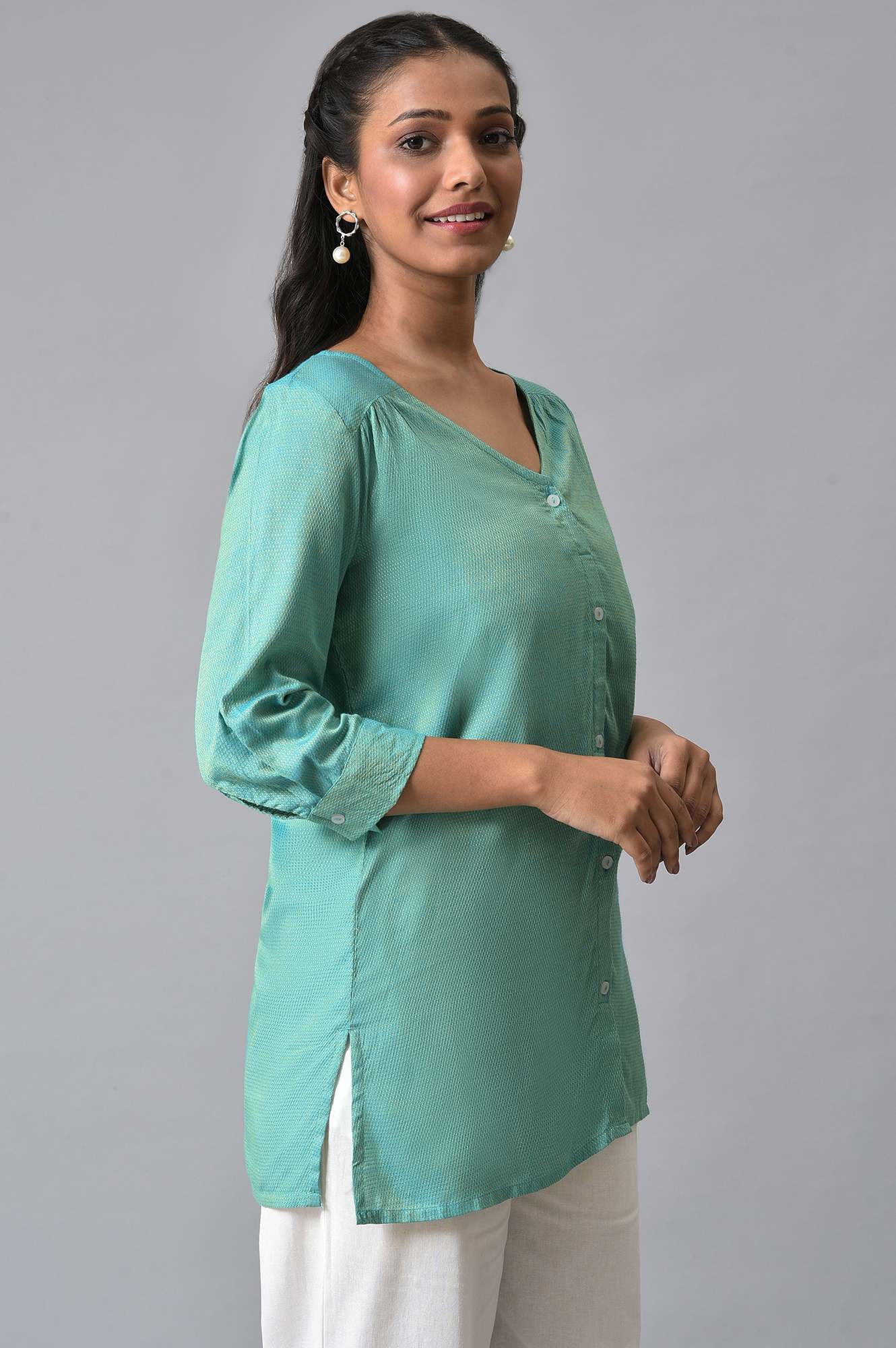 Green Yarn-Dyed V-Neck kurta