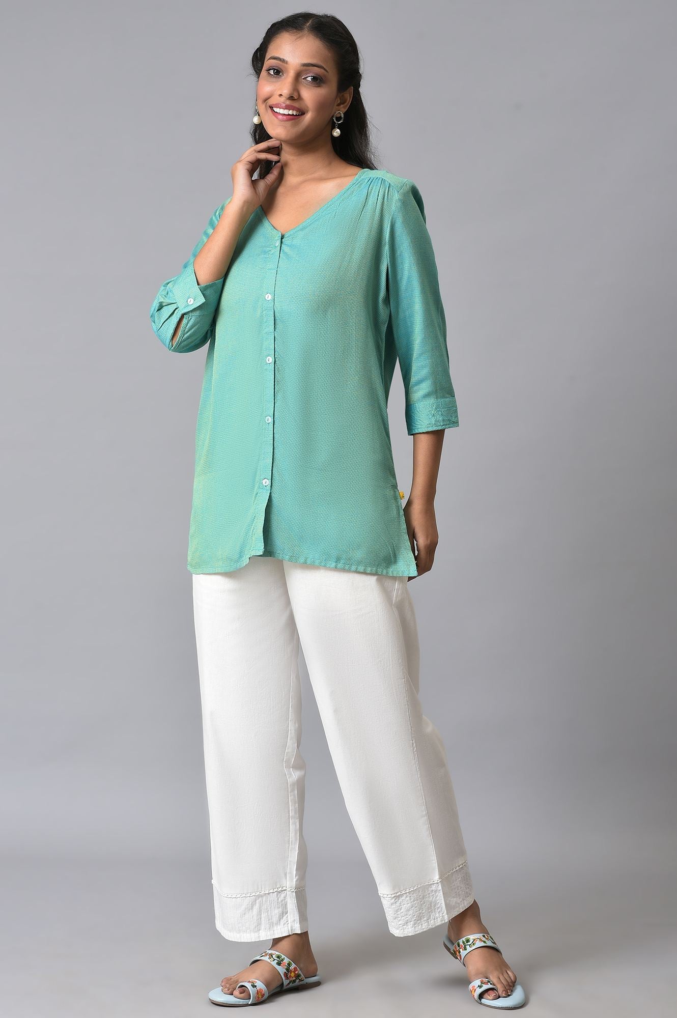 Green Yarn-Dyed V-Neck kurta