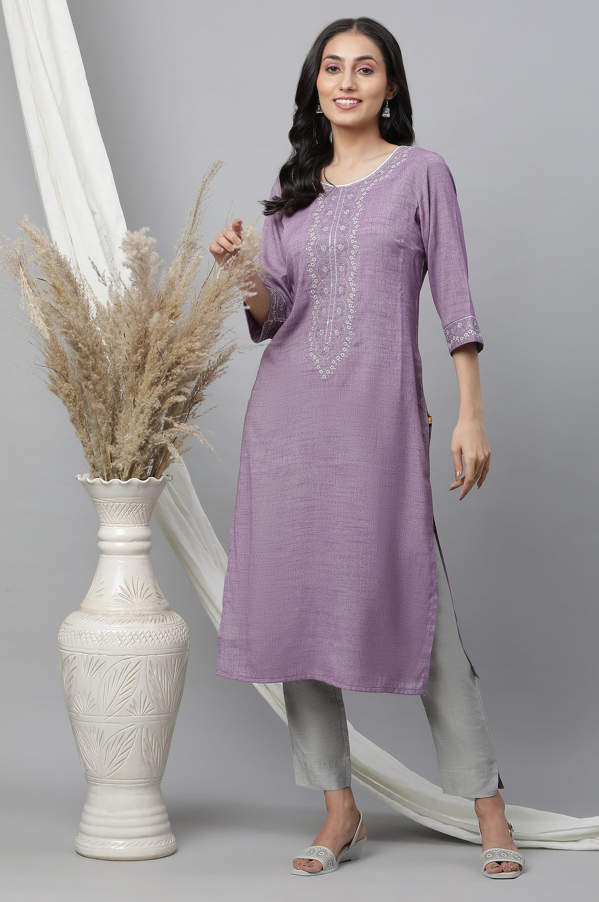 Purple Embroidered Textured Kurta - S