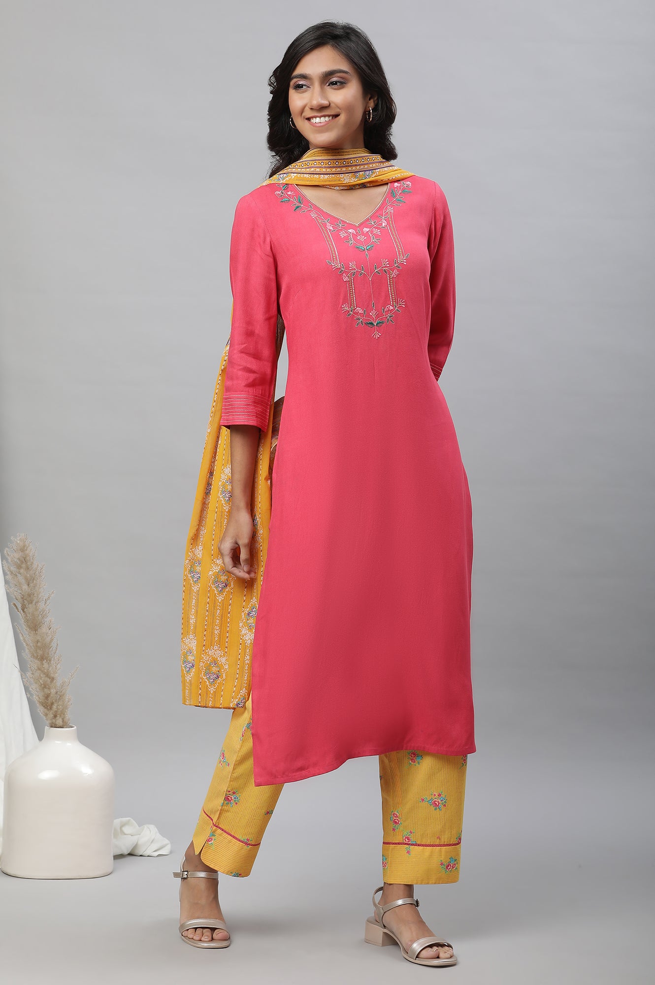 Pink Solid Embroidered Kurta