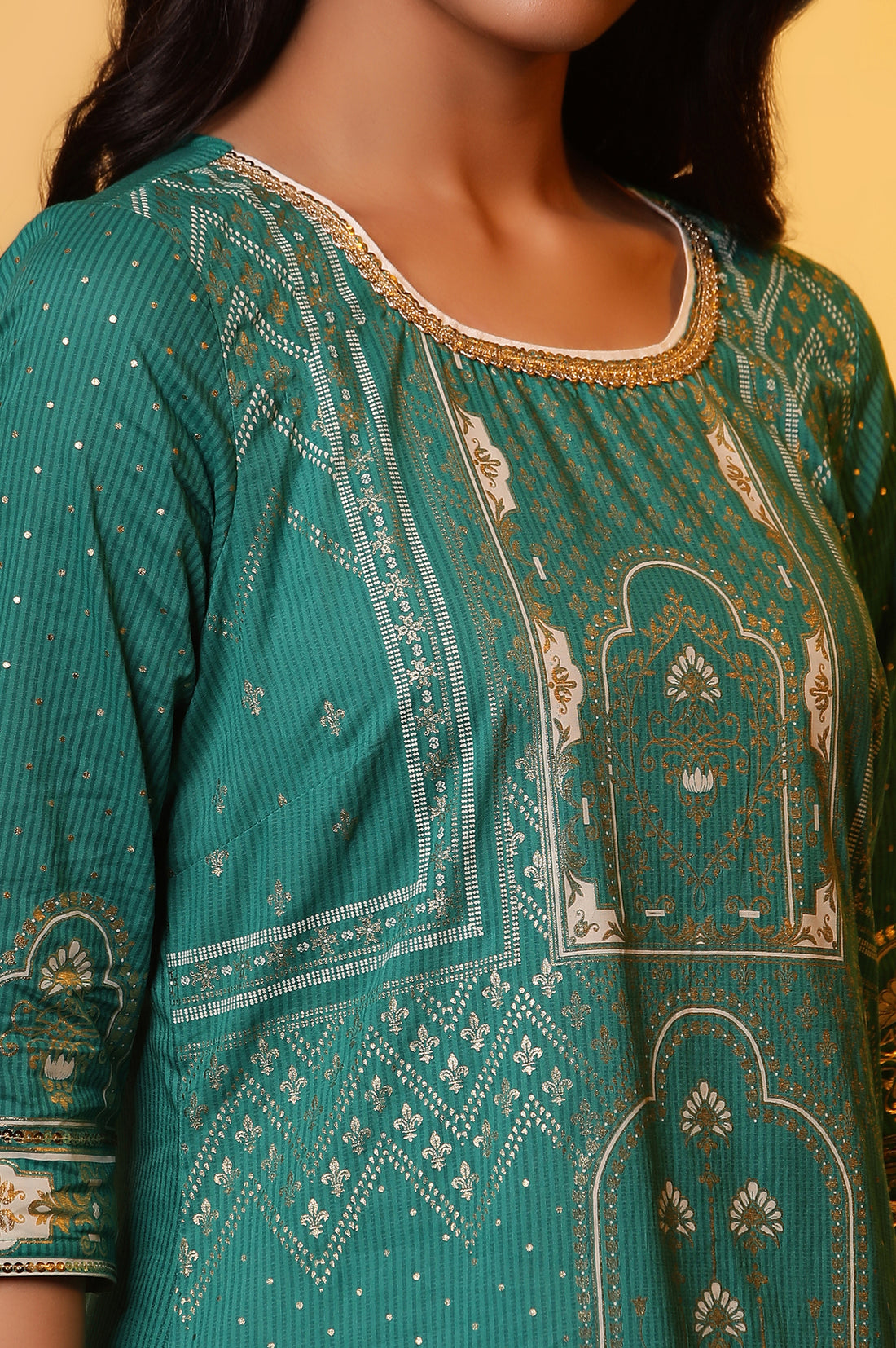 Green Printed Foil Print Sequined Straight Cotton Kurta