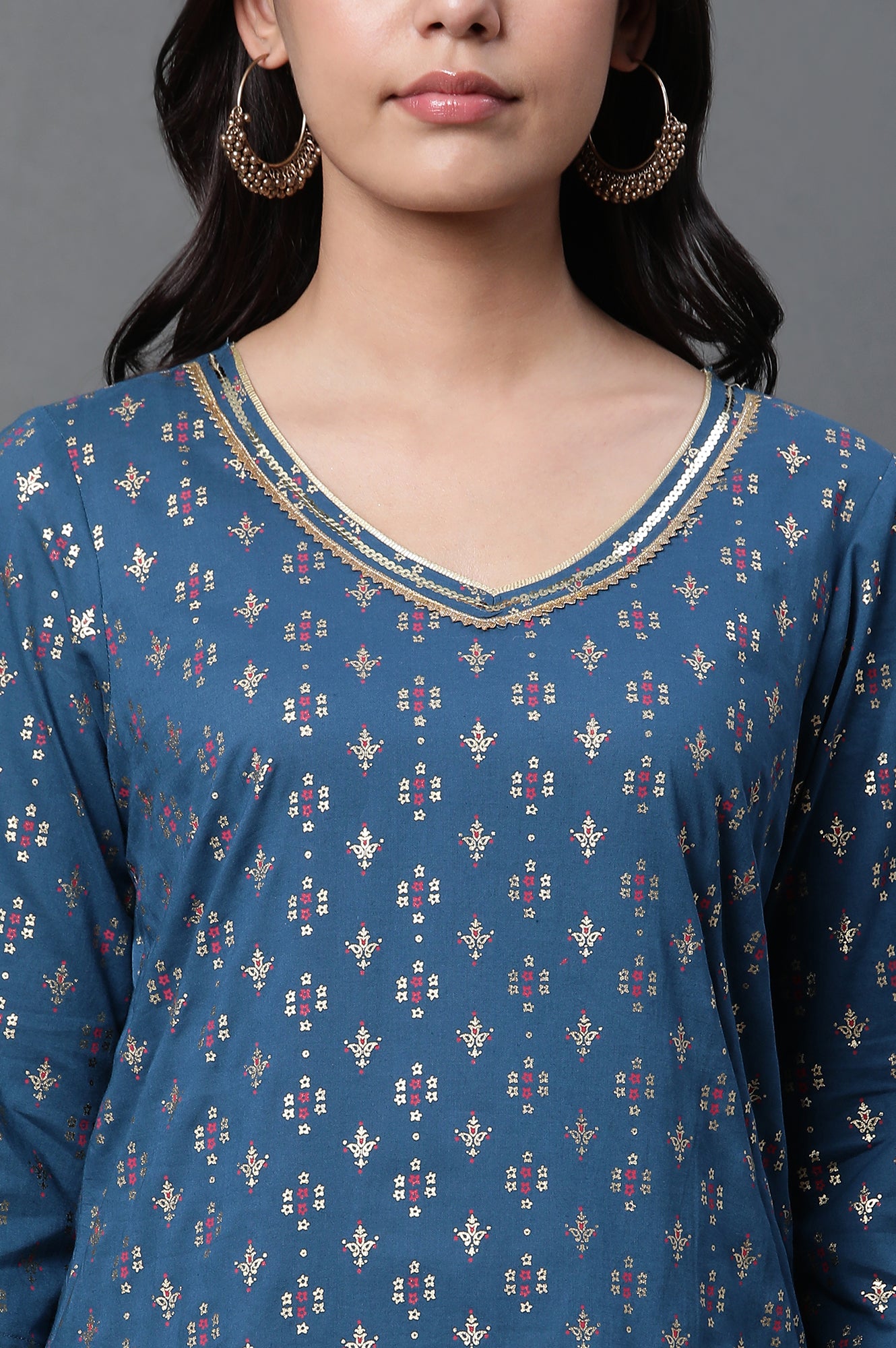 Blue Embellished Straight Kurta