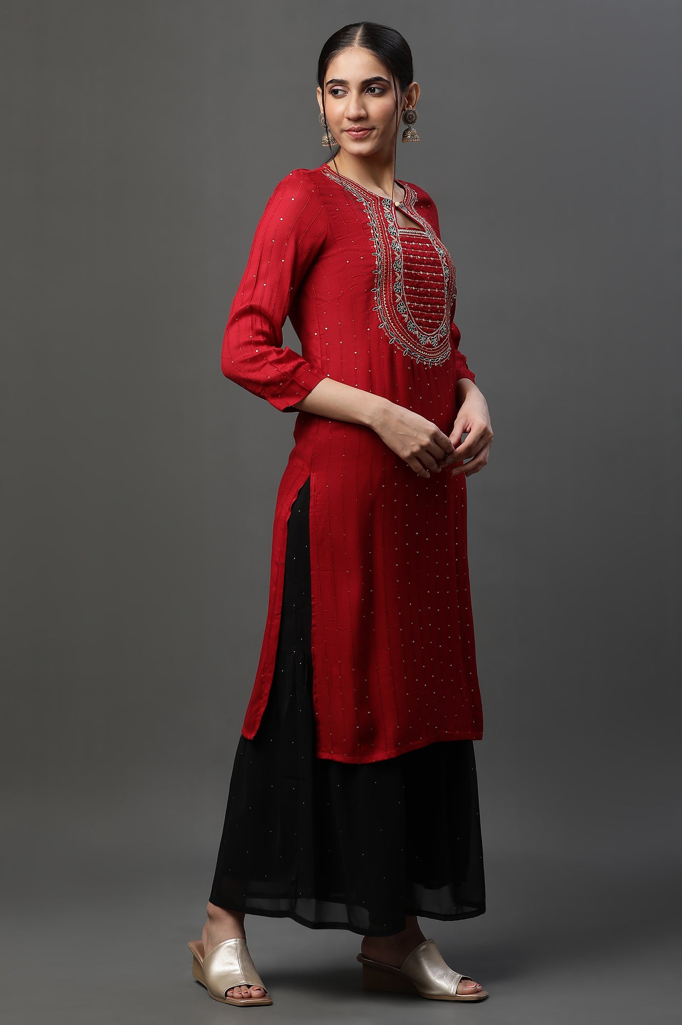 Red Metallic Embroidered Ethnic Kurta