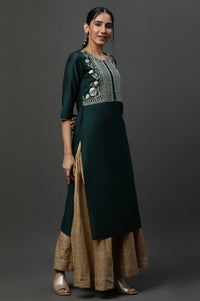 Green Geometric Embroidered Sequined Straight Kurta