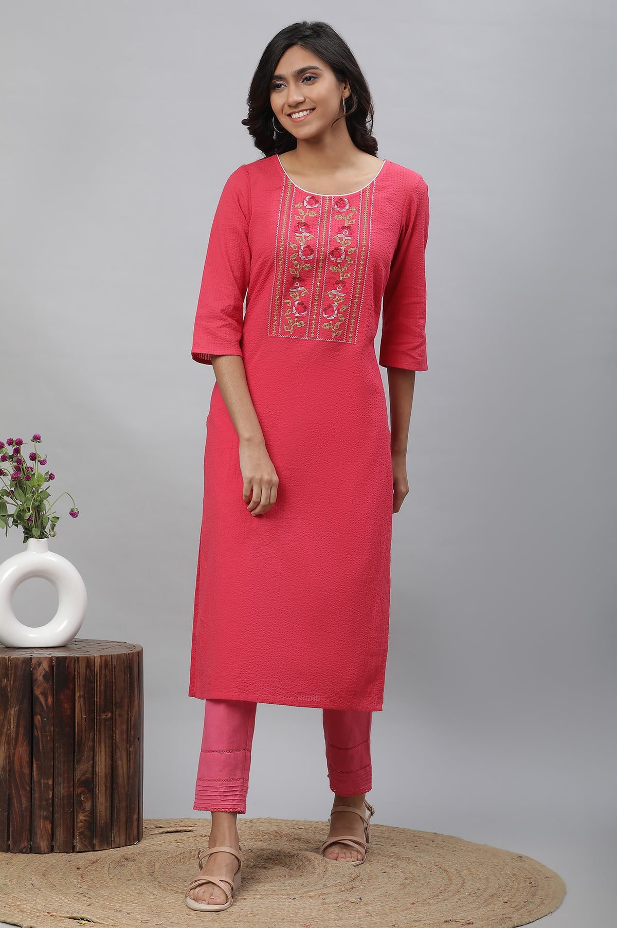 Pink Textured Cotton Embroidered Kurta - XS