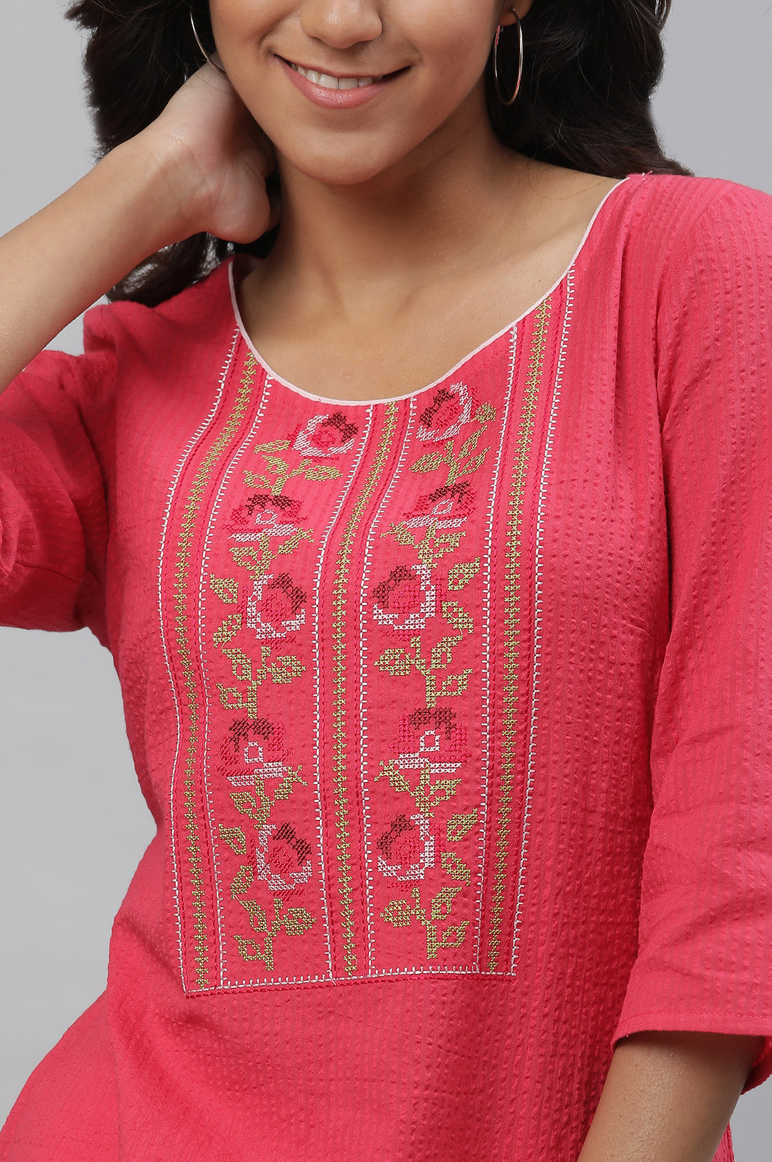 Pink Textured Cotton Embroidered Kurta