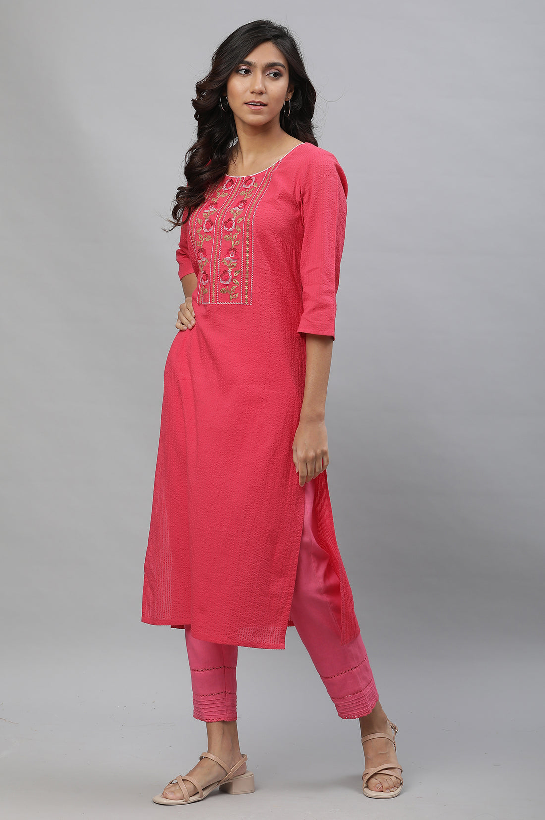 Pink Textured Cotton Embroidered Kurta