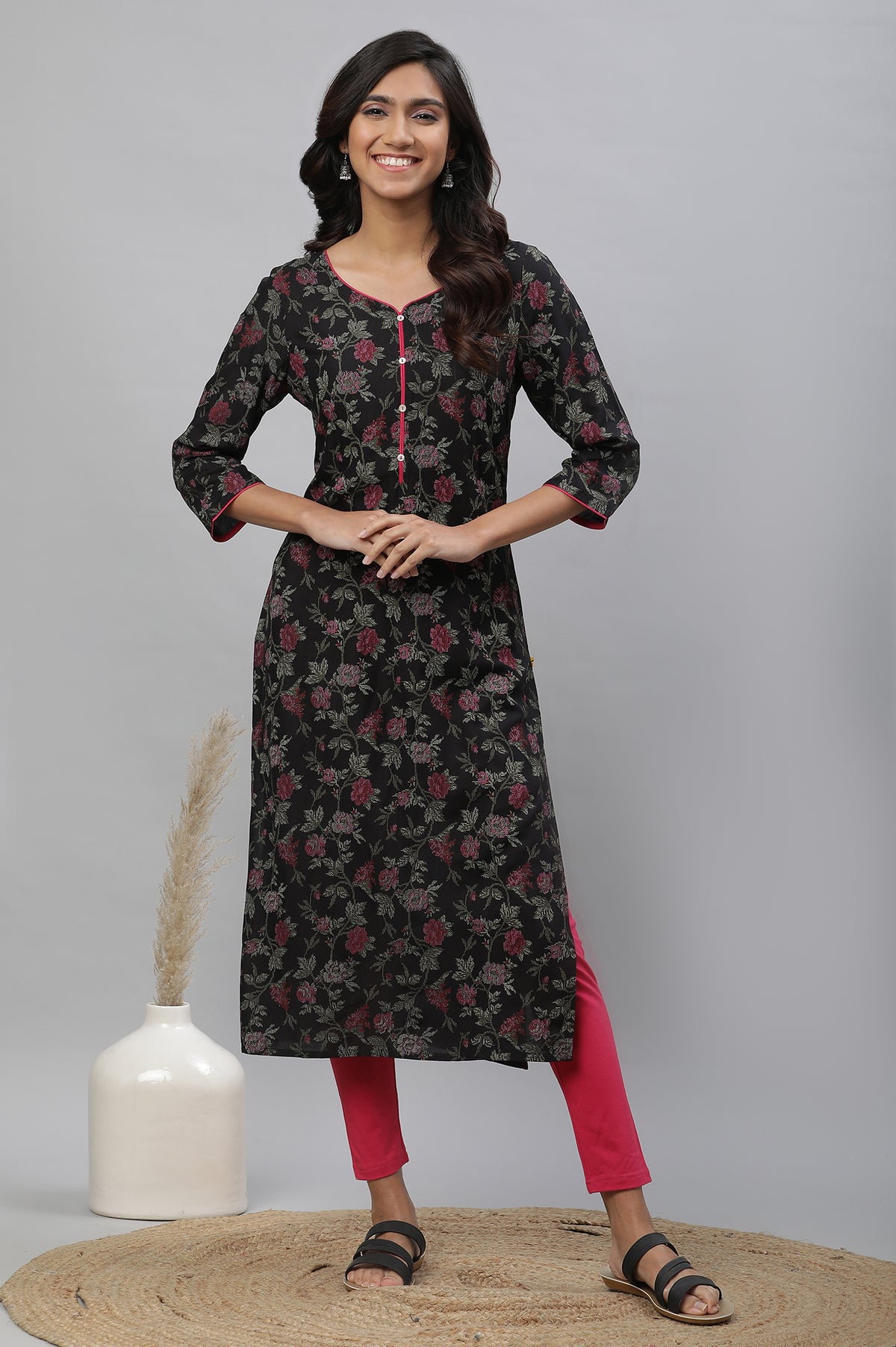 Black Sweetheart Neck Printed Kurta - XS