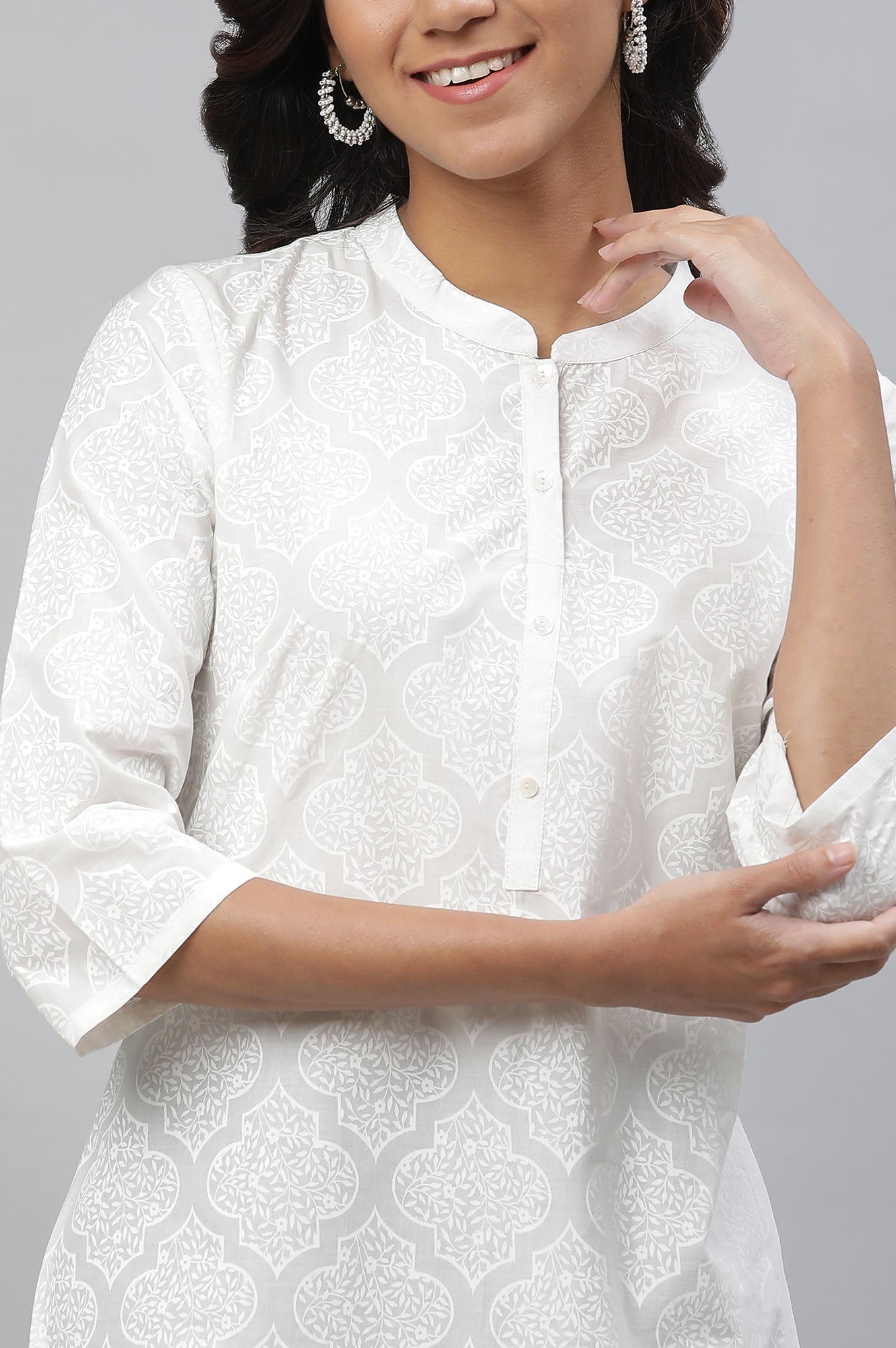 White Floral Motif Straight Kurta