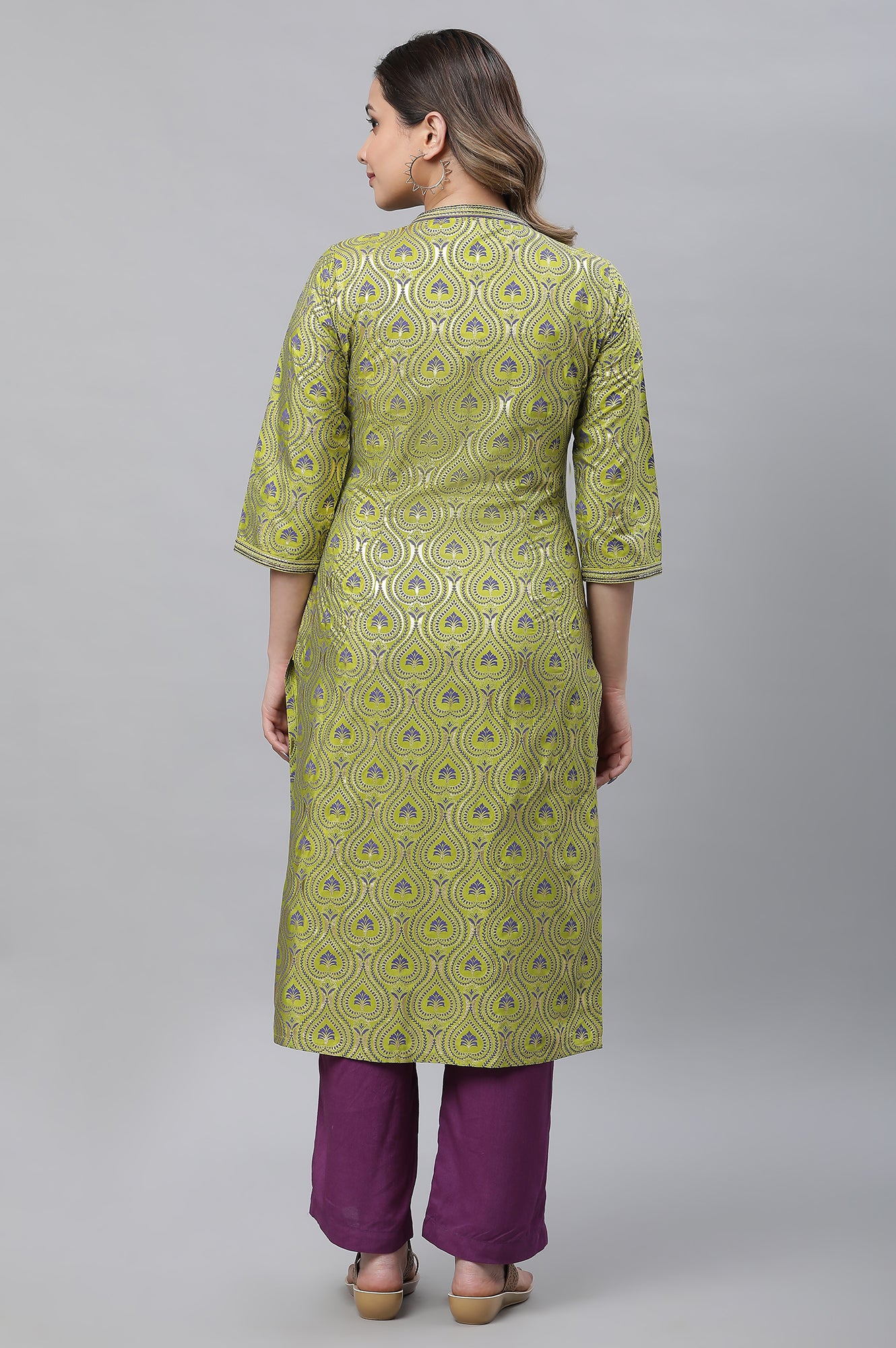 Green Embroidered Festive Kurta in Floral Print