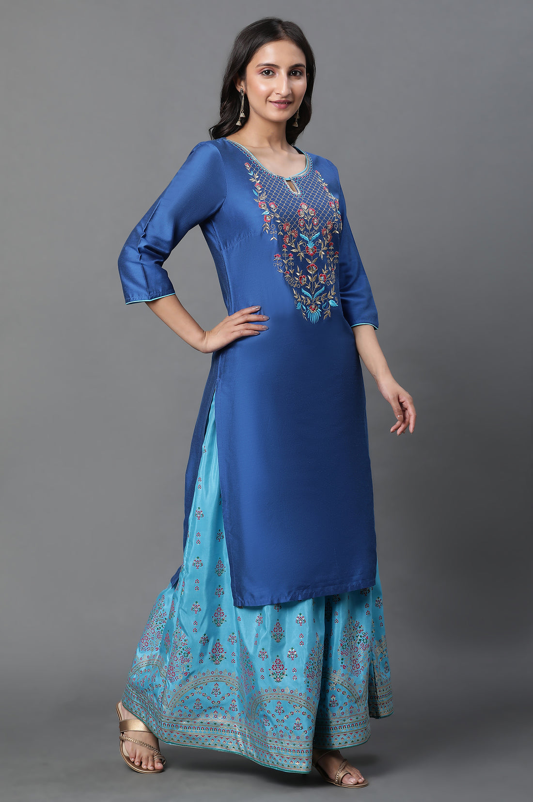 Blue Solid Embroidered Zari Straight Kurta