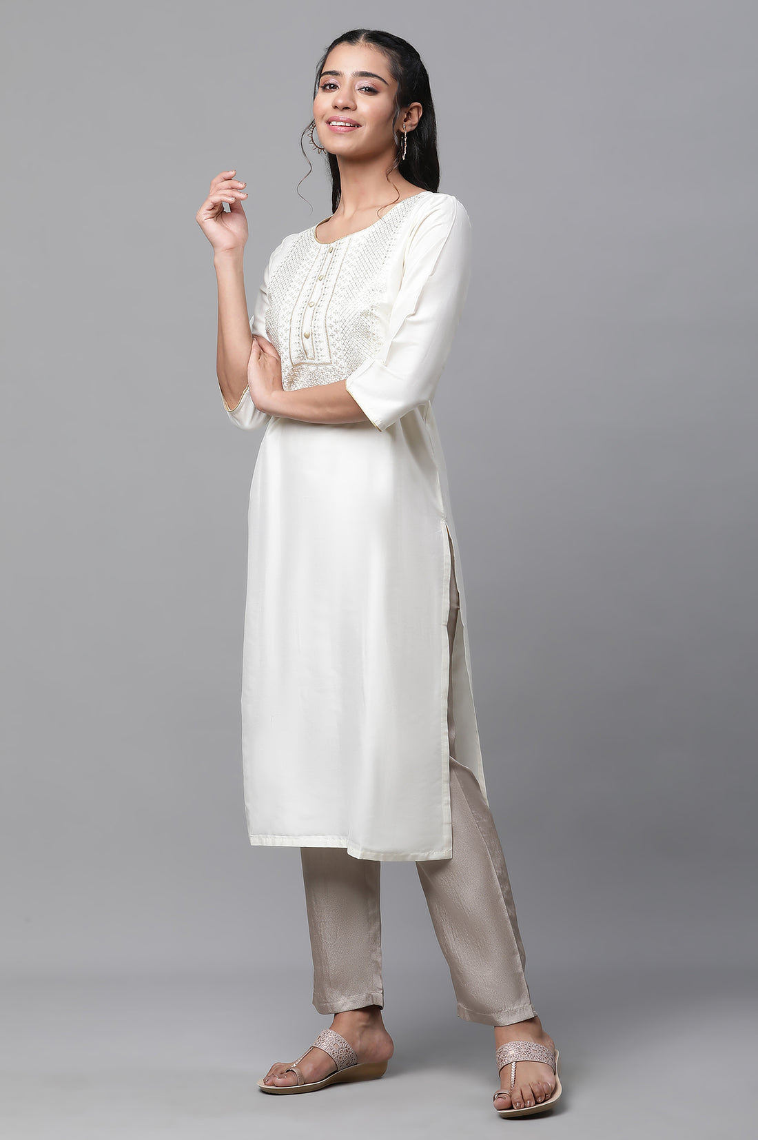 White Embroidered Zari Work Straight Woven Kurta