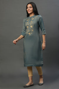 Green Embroidered Straight Kurta