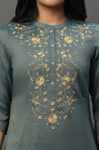 Green Embroidered Straight Kurta