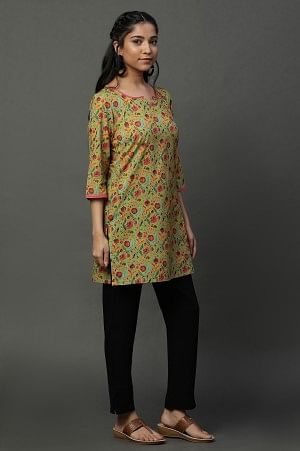 Green Floral Printed Cotton Straight Kurti