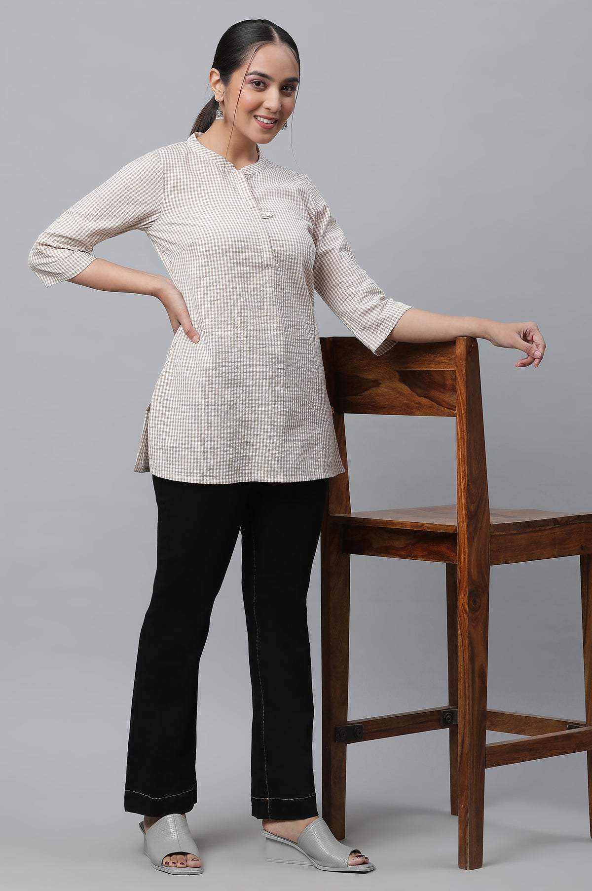 Beige Textured Cotton Checker Kurta - S