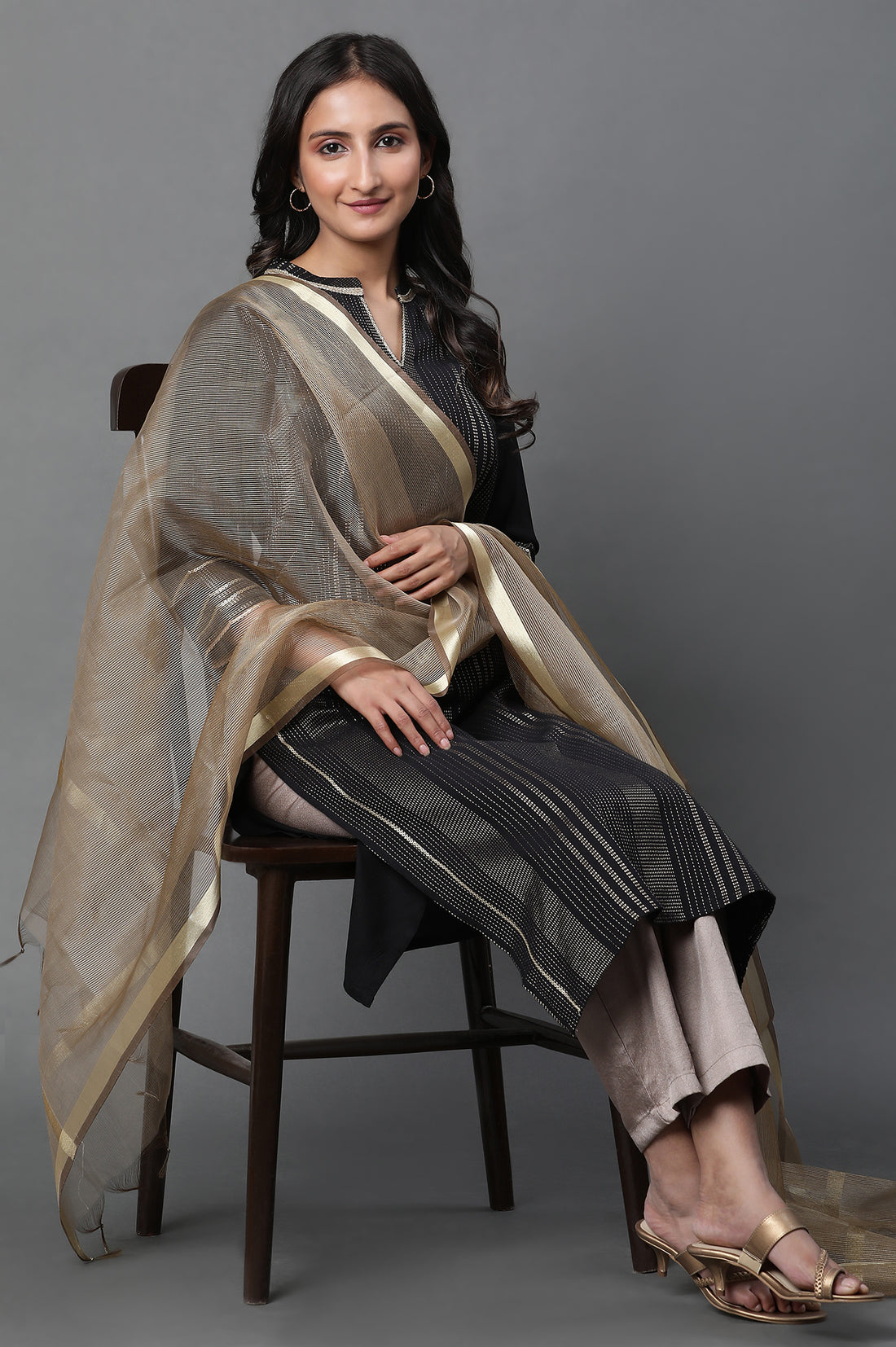 Gold Solid Yarn-Dyed Tassel Rectangular Zari Dupatta