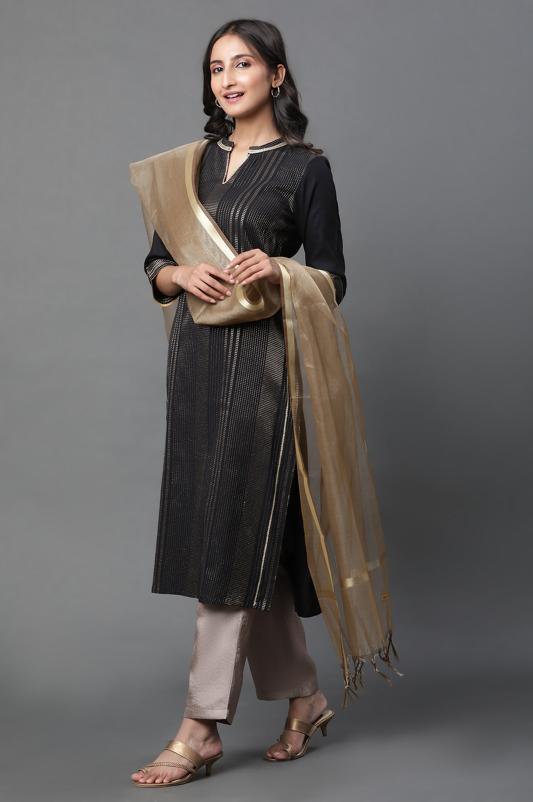 Gold Solid Yarn-Dyed Tassel Rectangular Zari Dupatta