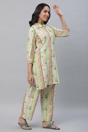 Green Kurta &amp; Trousers Co-ord Set in Multi-coloured Print