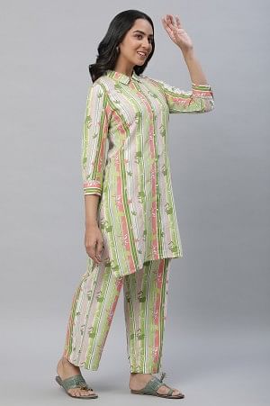 Green Kurta & Trousers Co-ord Set in Multi-coloured Print