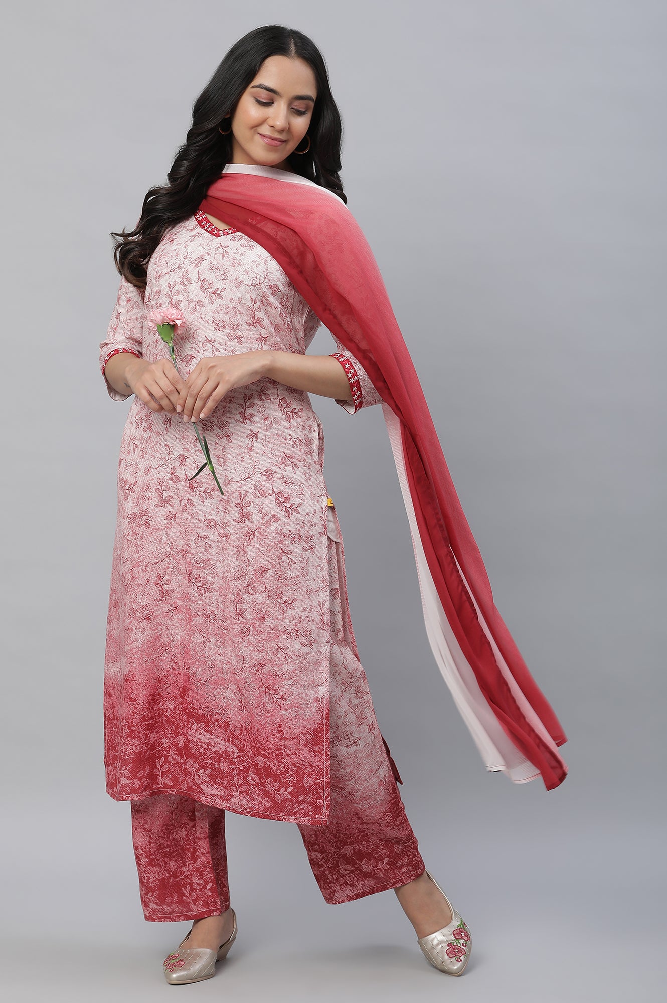 Red Floral Printed Kurta, Pants &amp; Dupatta Set